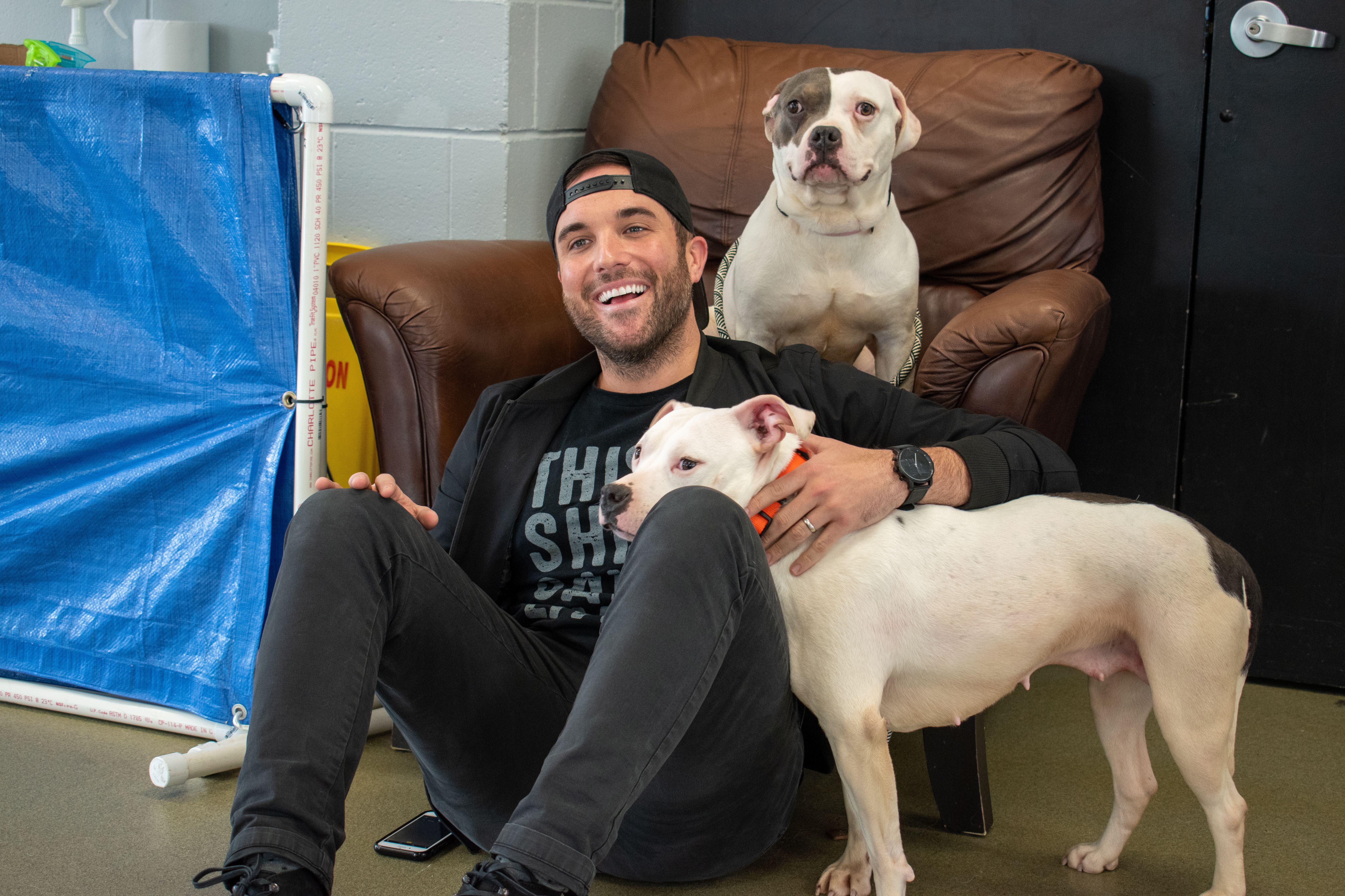 Tyler Rich visits West Michigan animal shelter 