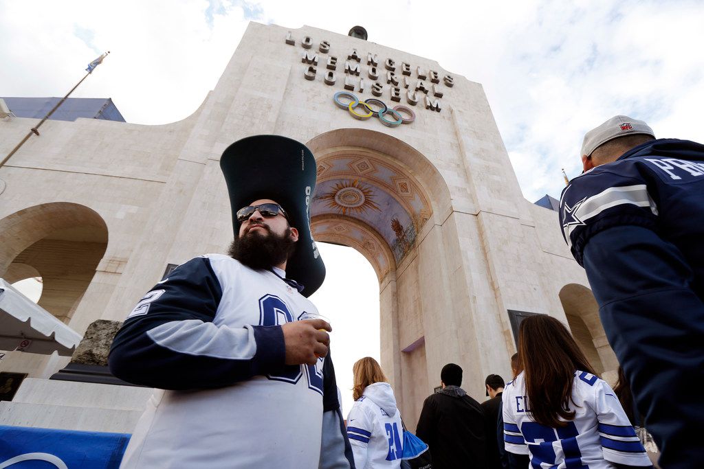 Revenge and off-field distractions: A look back at the last meaningful  Cowboys-Rams game at LA Memorial Coliseum