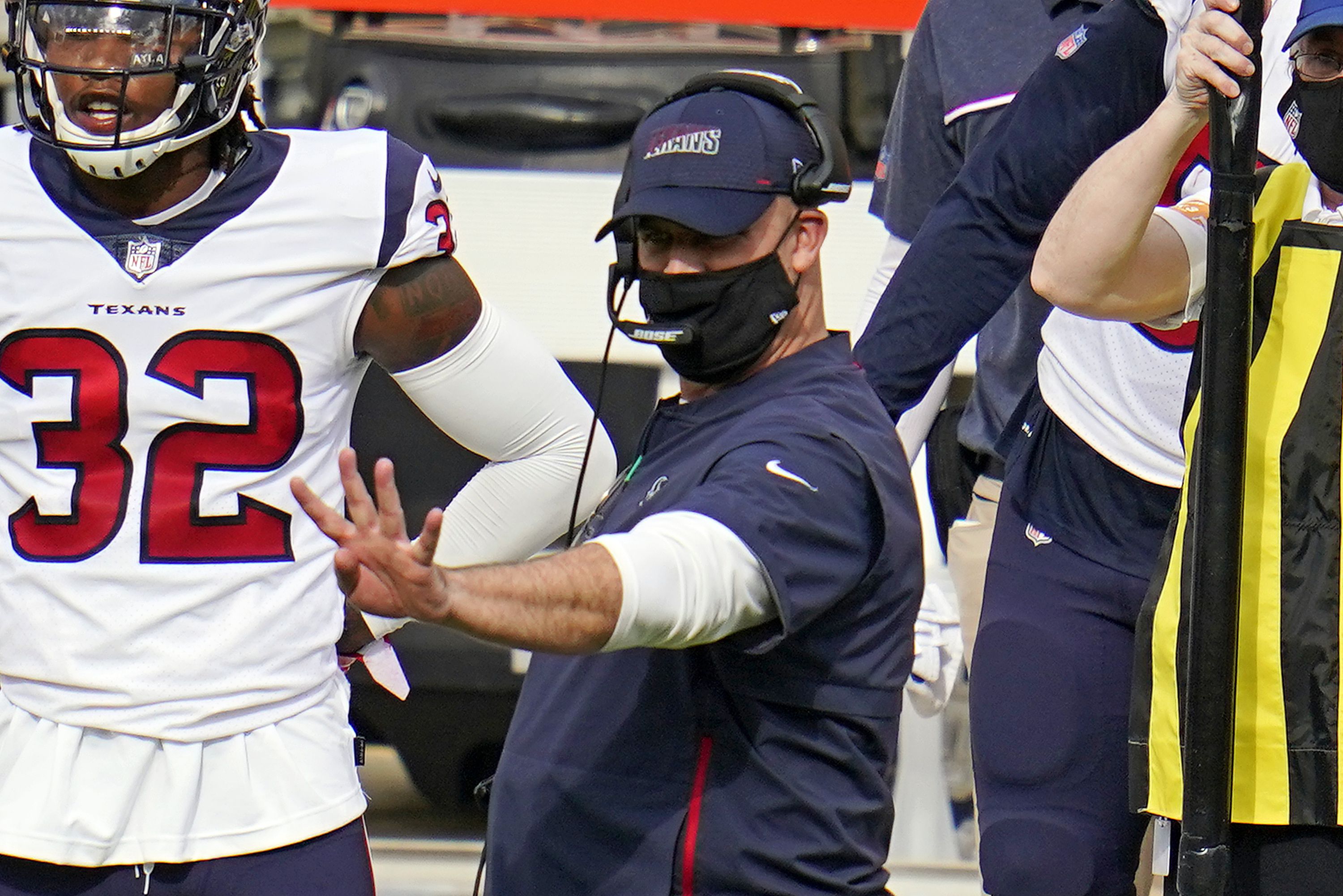 Houston Texans end season with loss in AFC South shootout