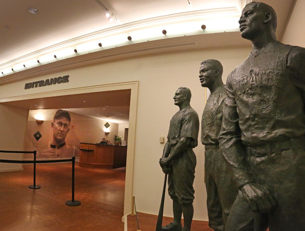 File:Gehrig Robinson Clemente exhibit at Baseball Hall of Fame
