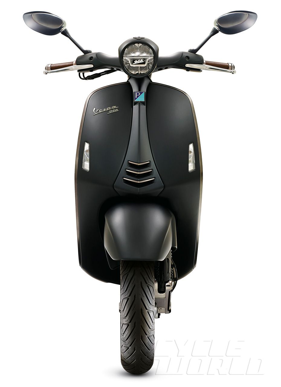 Newray Custom 2014 Vespa Piaggio 946 Bellissima x Emporio Armani Motor Bike  1:12
