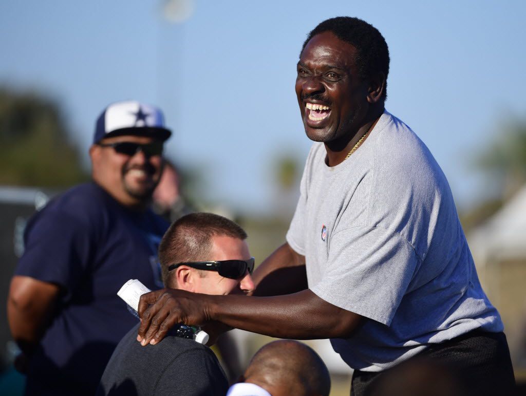 FILE: Nate Newton of the Dallas Cowboys during media day for the Pro-Bowl  in Hawaii. (Photo by Cliff Welch/Icon Sportswire) (Icon Sportswire via AP  Images Stock Photo - Alamy