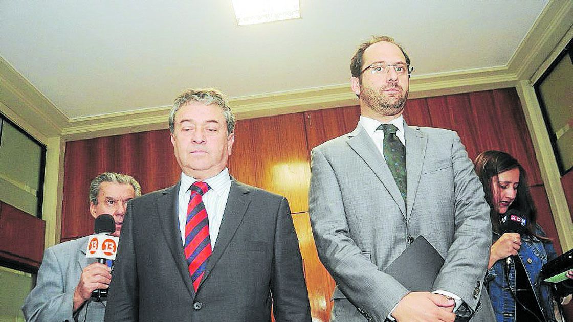 Los parlamentarios Issa Kort y Juan Antonio Coloma se reunen con el juez Mario Carroza