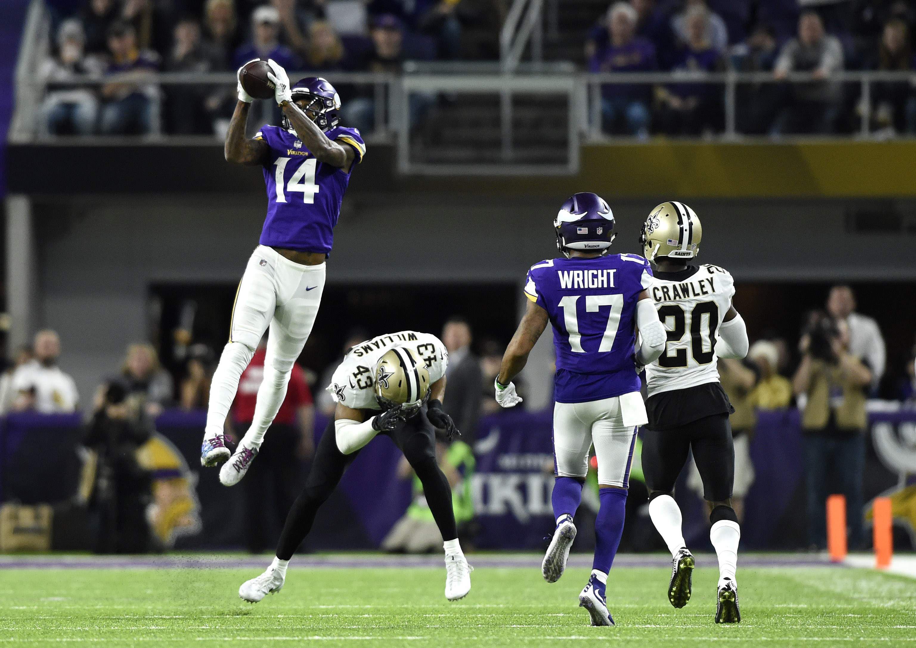 Vikings stun Saints with last-second TD to advance to NFC