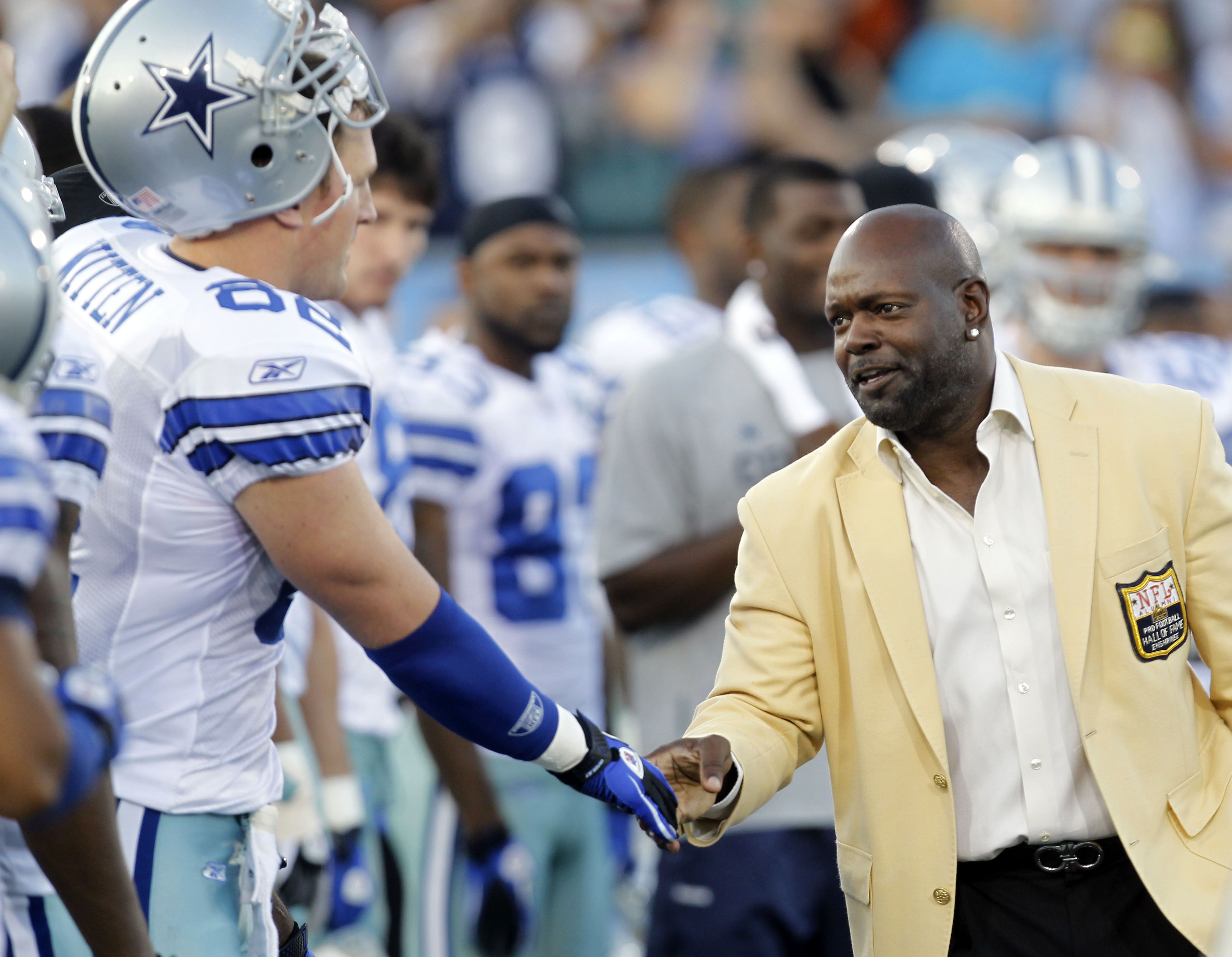 In the twilight of his career, Cowboys TE Jason Witten may have to take a  page out of Emmitt Smith's book