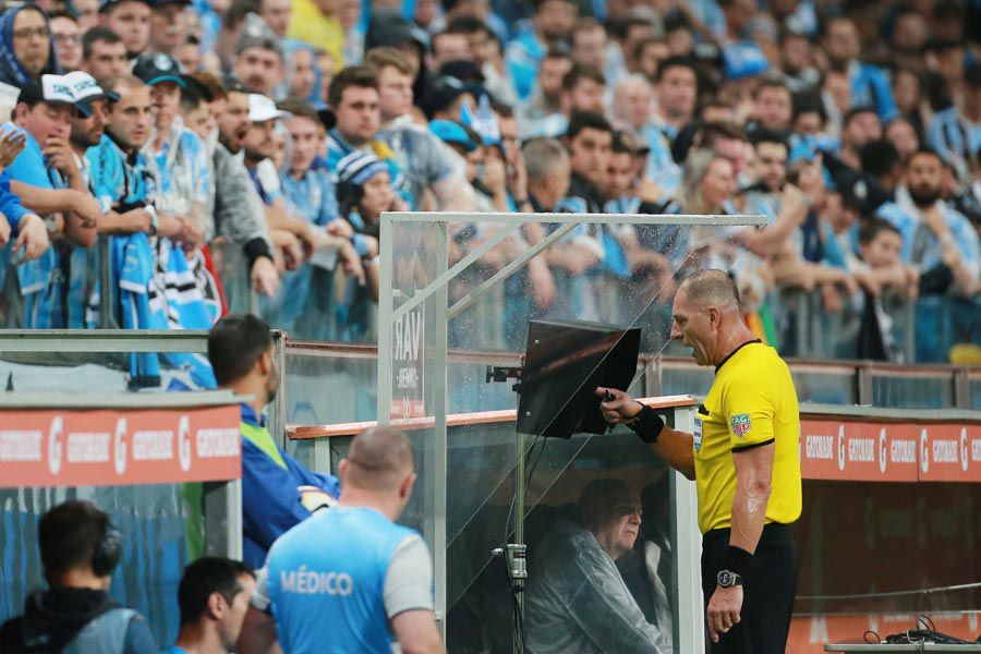 VAR, Gremio, Flamengo, Néstor Pitana