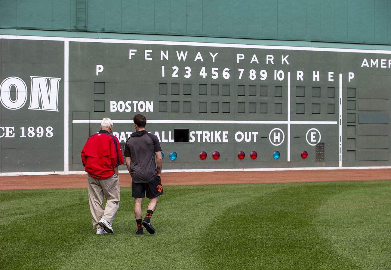 Red Sox living legend Carl Yastrzemski remains a grand figure - The Boston  Globe