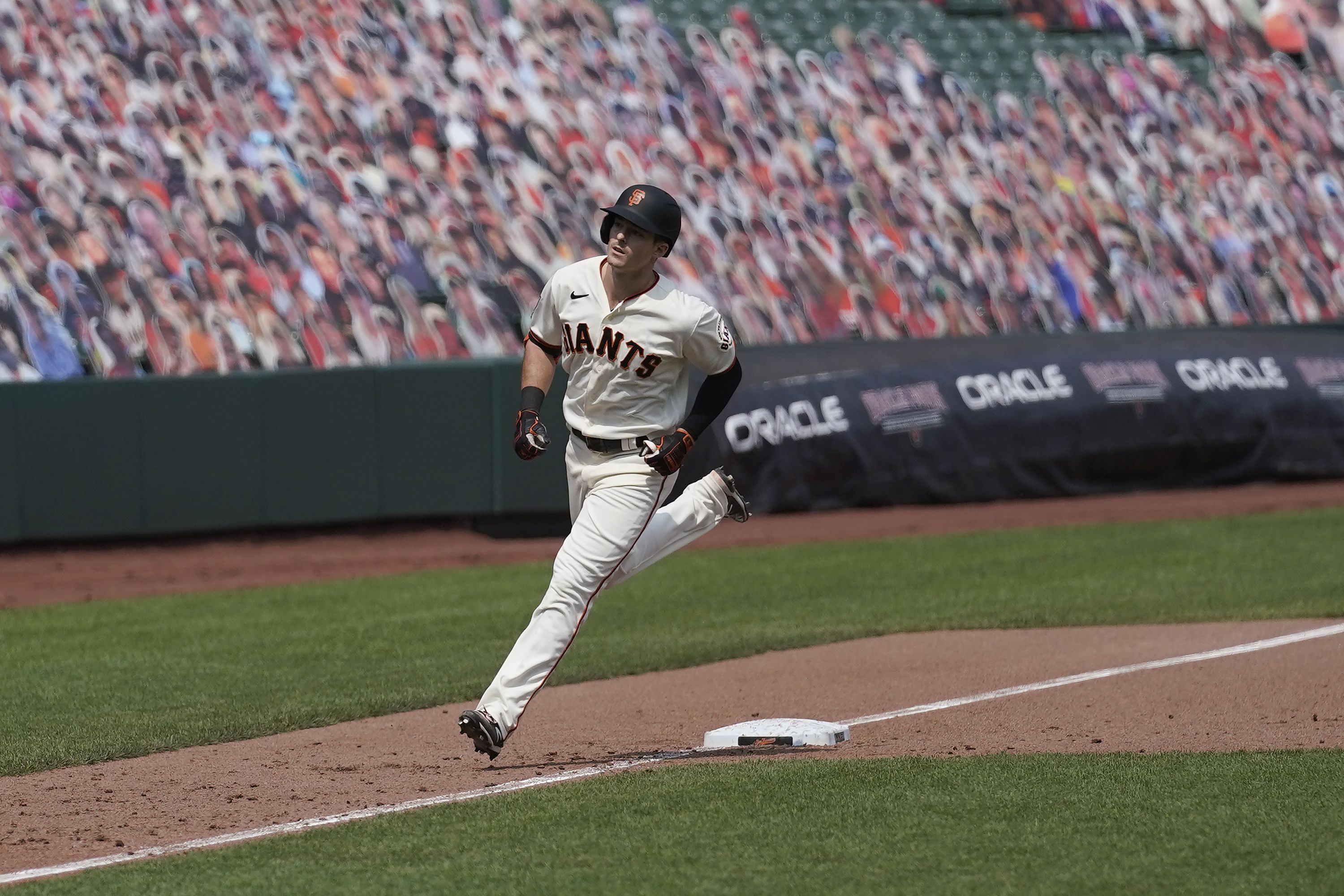 Giants designate outfielder Hunter Pence for assignment - The Boston Globe