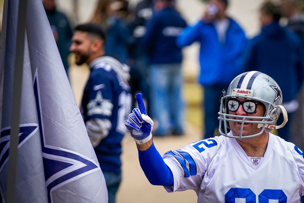 The tailgate turkey returns! These photos prove Cowboys die-hards