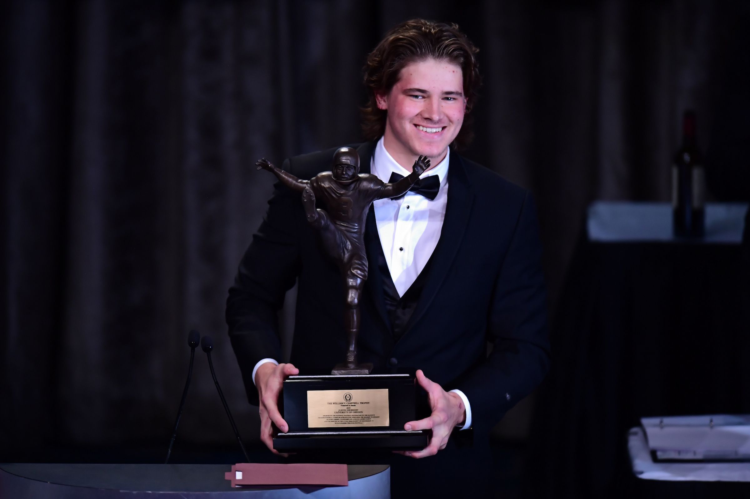 Campbell Trophy: Oregon Ducks QB Justin Herbert wins Academic Heisman
