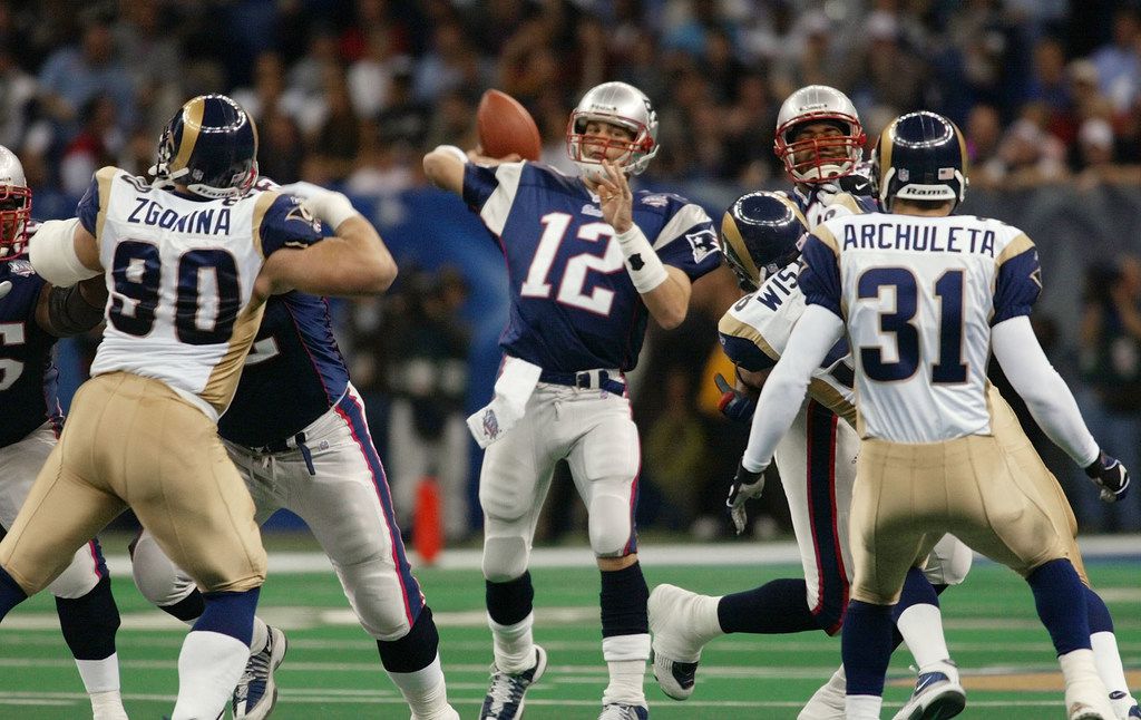 Super Bowl XXXVI: Underdog Patriots beat Rams on Vinatieri's last-second  field goal – Orange County Register