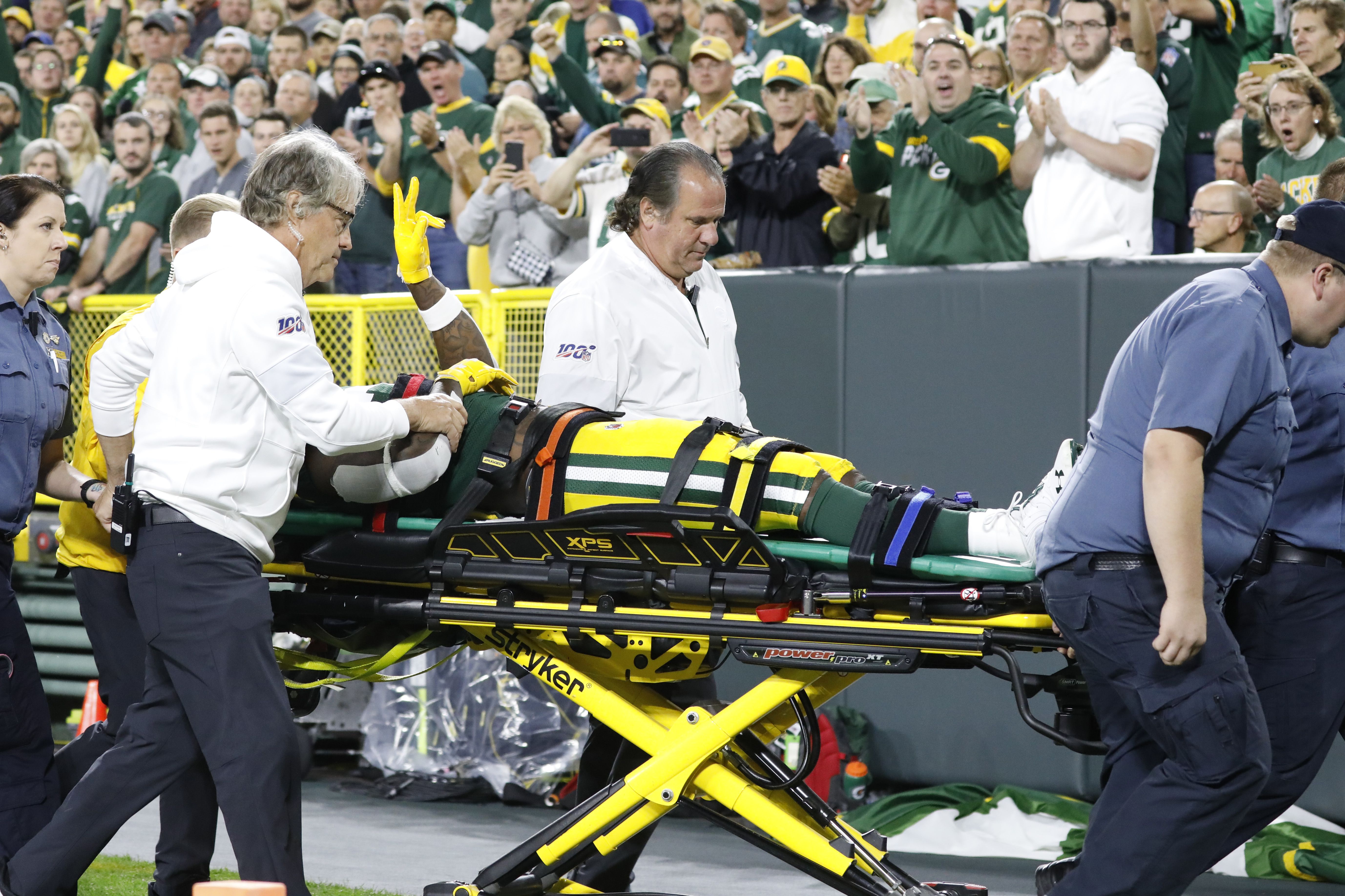 Packers RB Jamaal Williams leaves field on stretcher after helmet-to-helmet  hit from Eagles DE Derek Barnett 