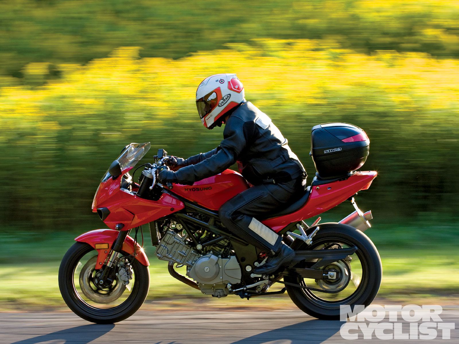 Hyosung GT650R Motorcycle | Motorcyclist
