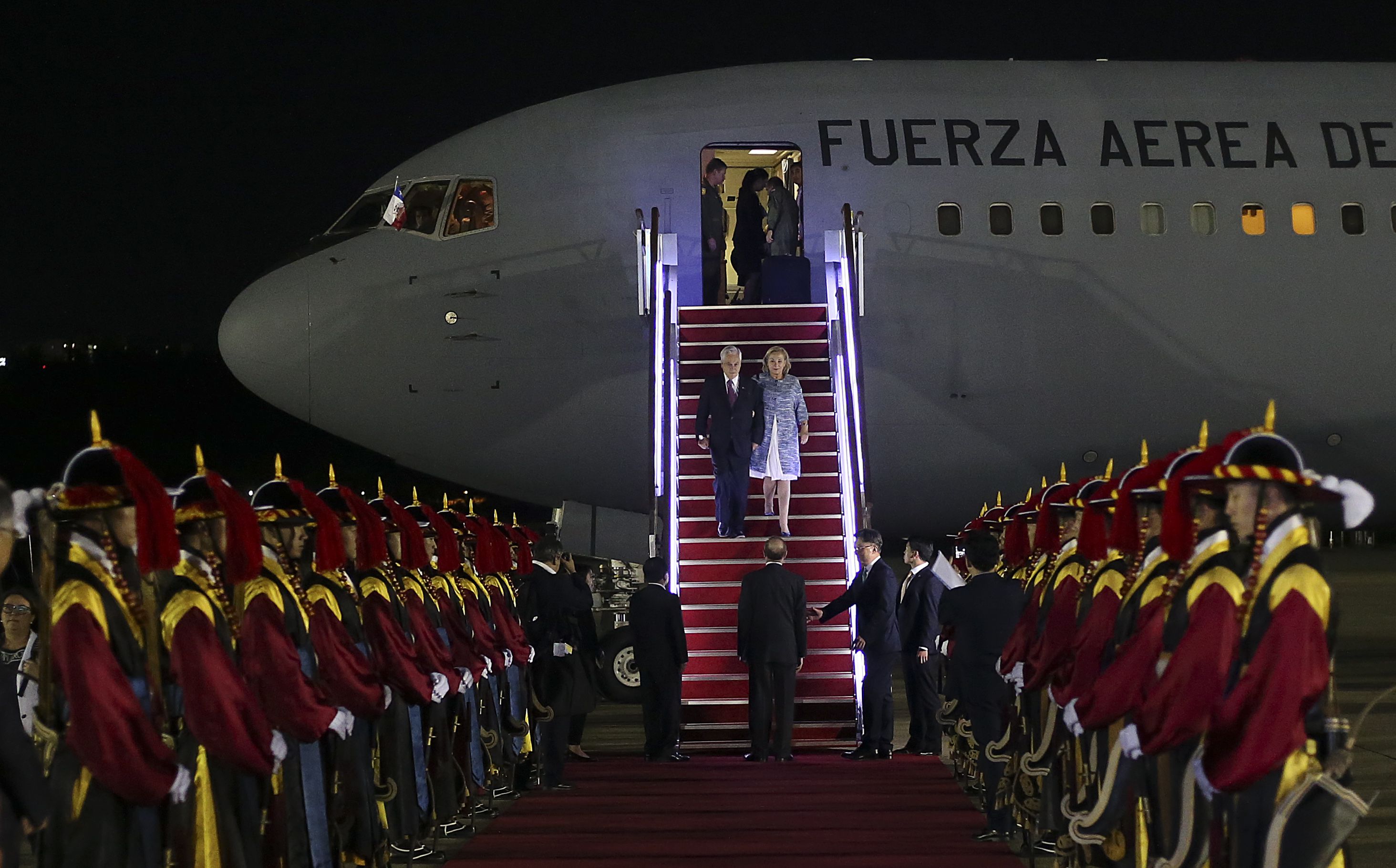 COREA DEL SUR:Sebastian Piñera y Cecilia Morel llegan a Seul