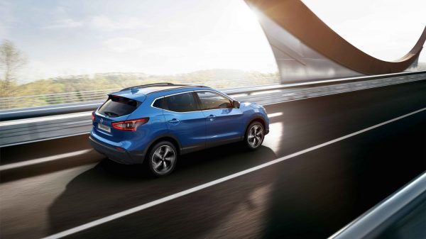 Nueva-Nissan-Qashqai-Manejando-en-un-puente.jpg.ximg_.l_full_m.smart_-600x337.jpg