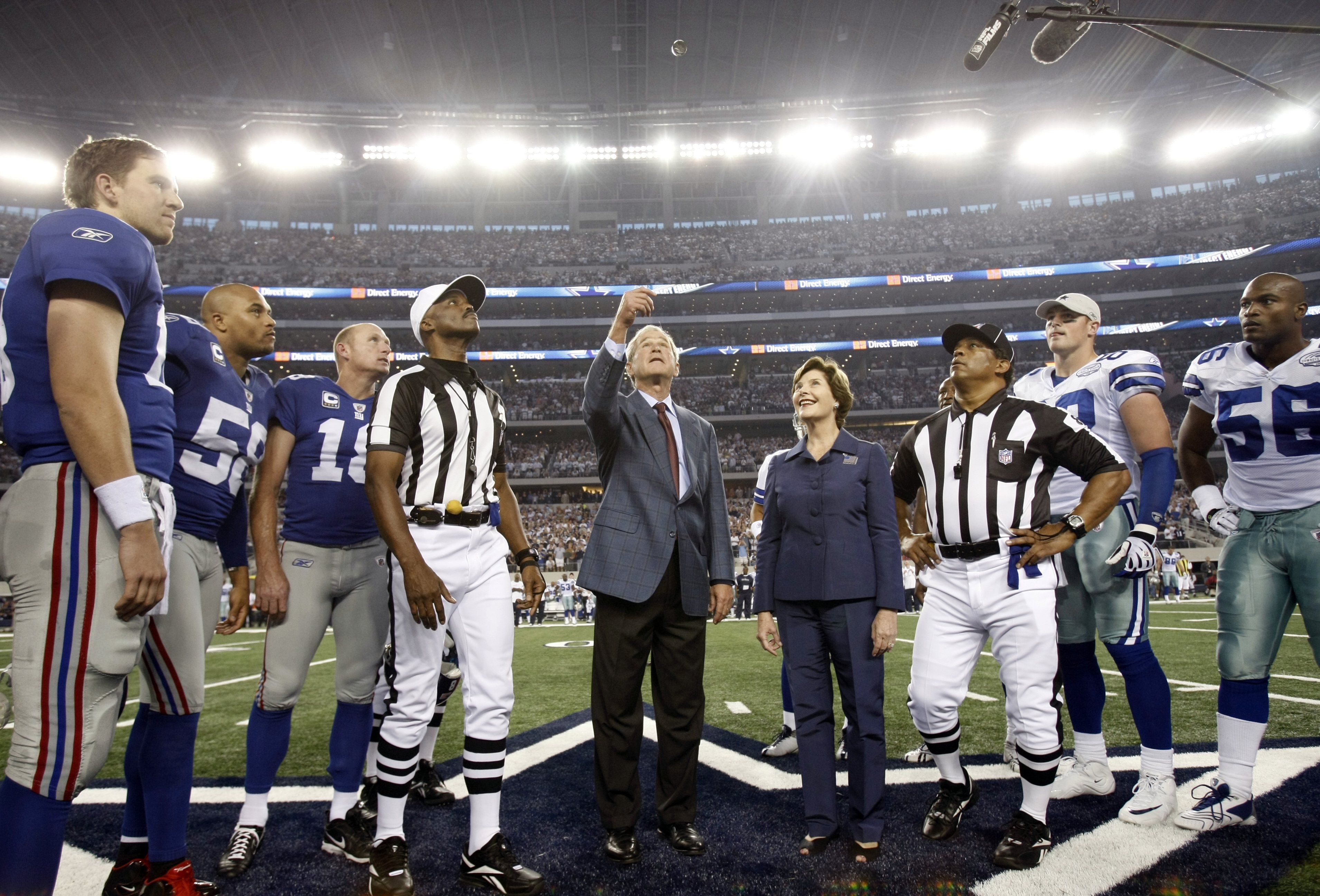 Dallas Cowboys shop hosts fan event with Super Bowl XI trophy