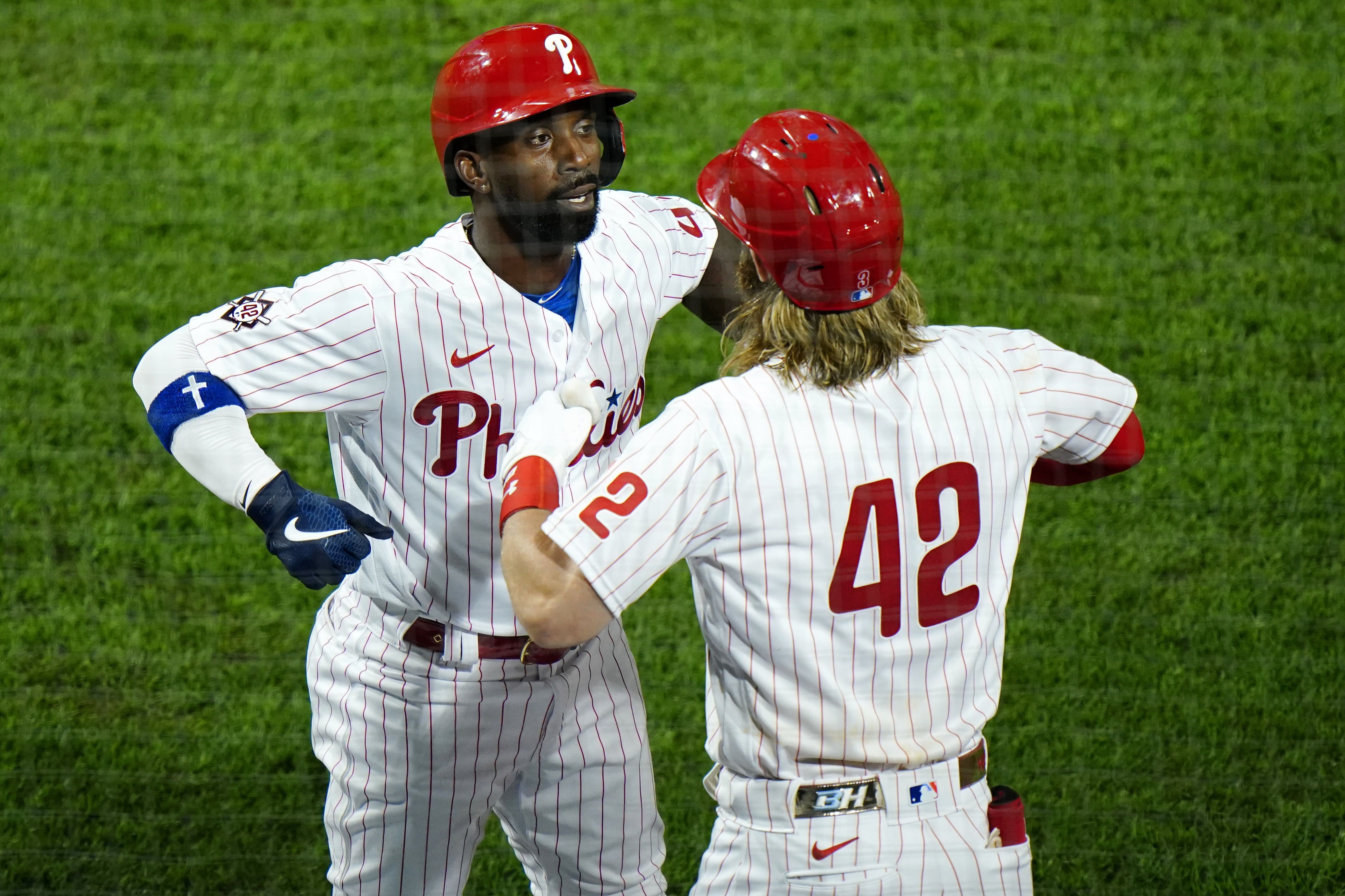 Scott Kingery's walk-off HR lifts Phillies over Braves for 4th