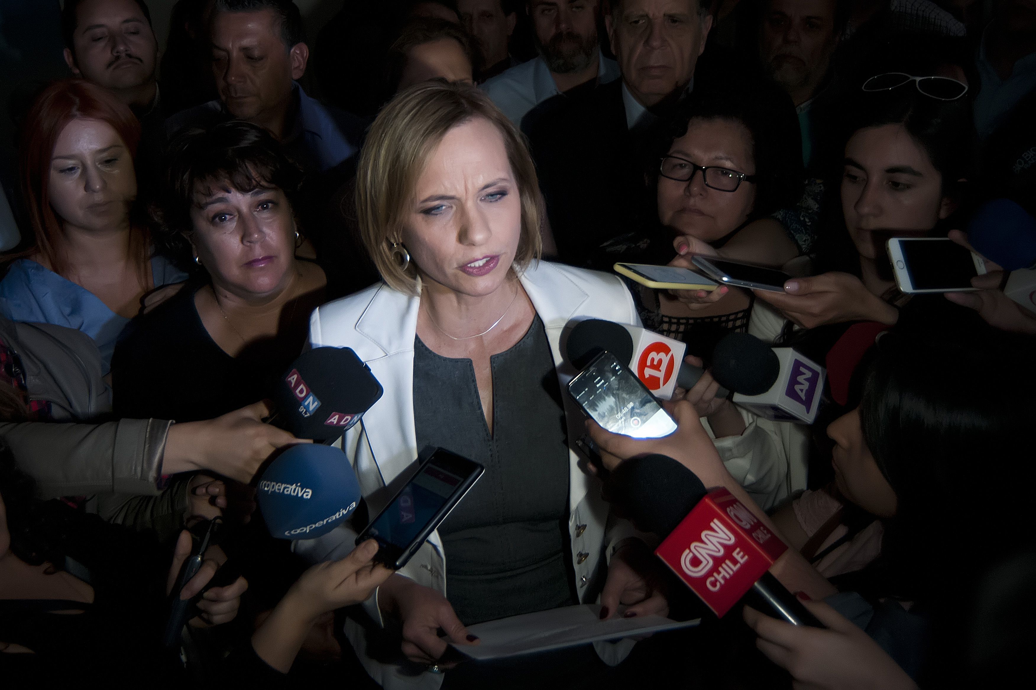 Carolina Goic renuncia a la presidencia del Partido Democrata Cristiano.