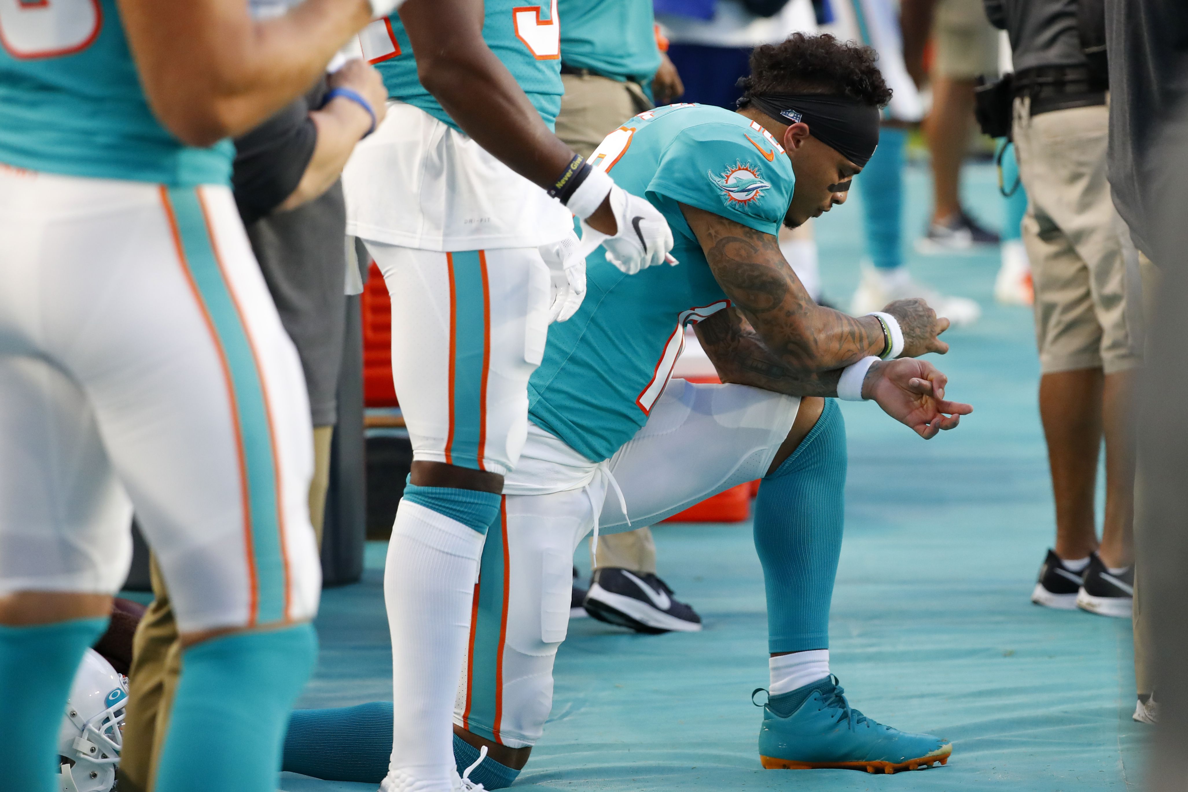 Dolphins' Kenny Stills, Stephen Ross 'agree to disagree' about President  Trump 