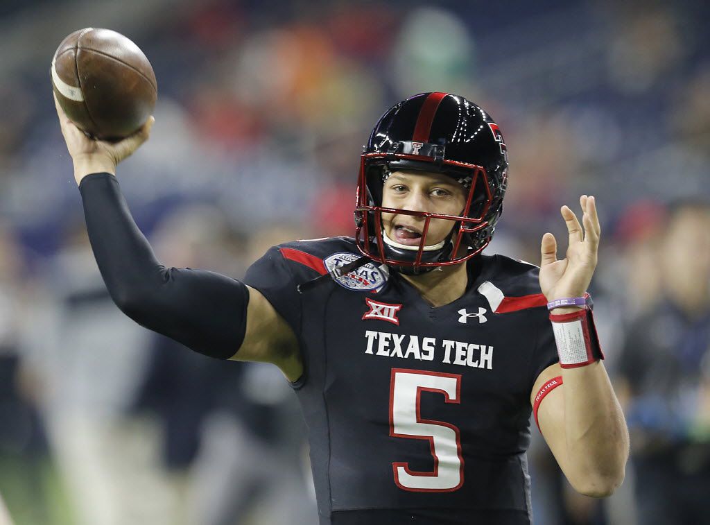 Patrick Mahomes II Signed Texas Tech Red Raiders Jersey (JSA COA)