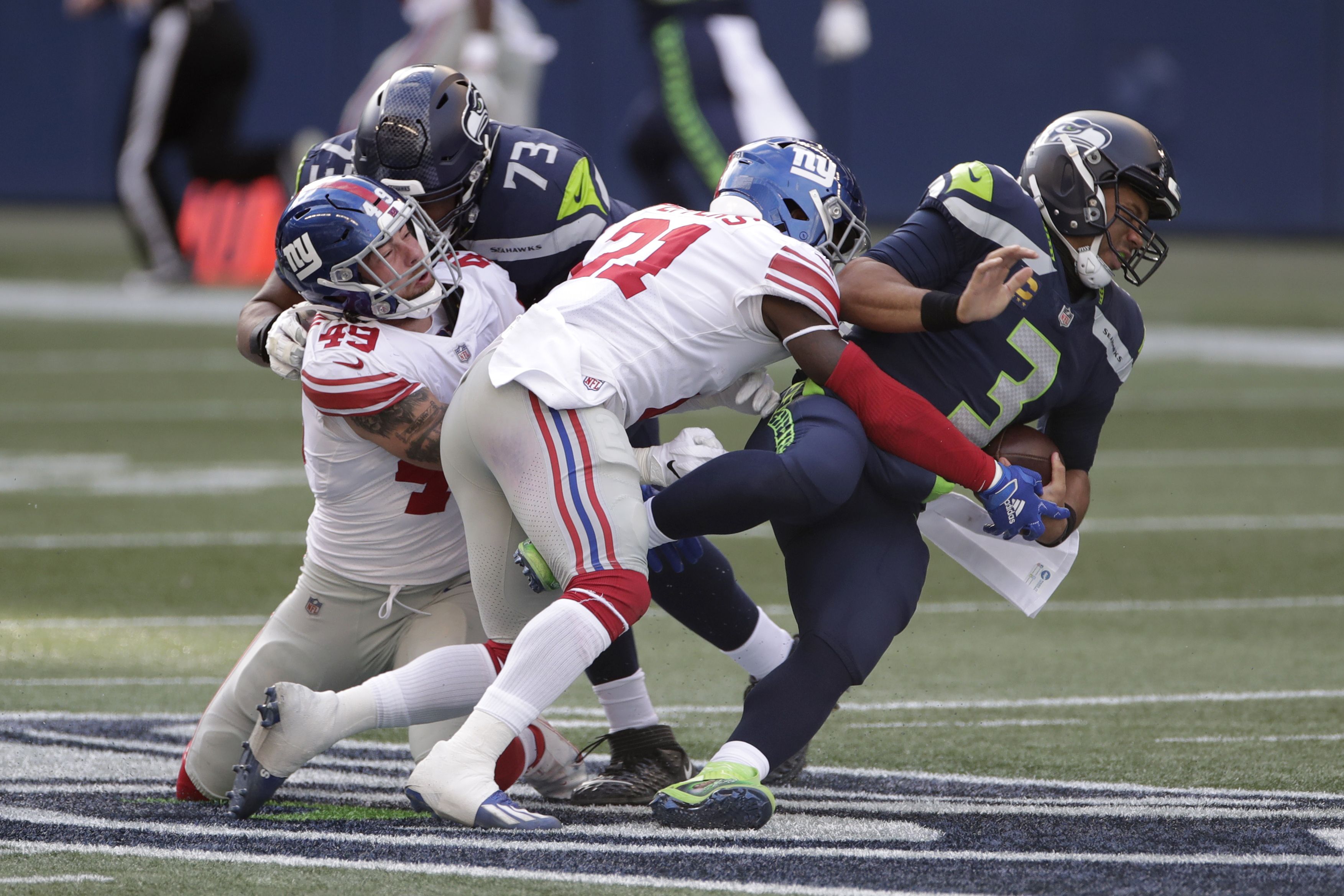 Seahawks all studs in 27-13 win over the Giants