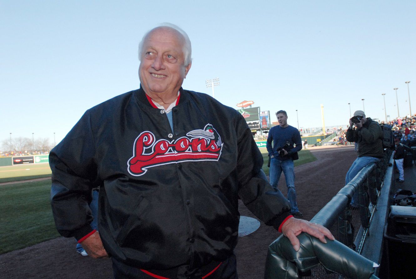 Dodgers mourn passing of Tommy Lasorda