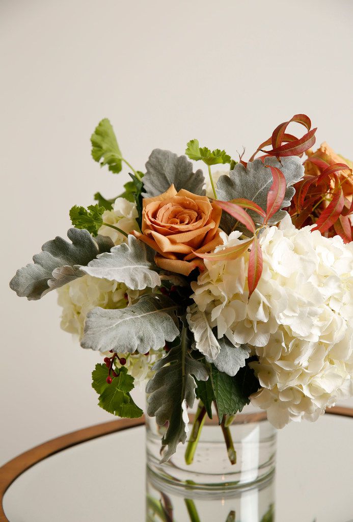 How To Create A Stunning Centerpiece From Grocery Store Flowers