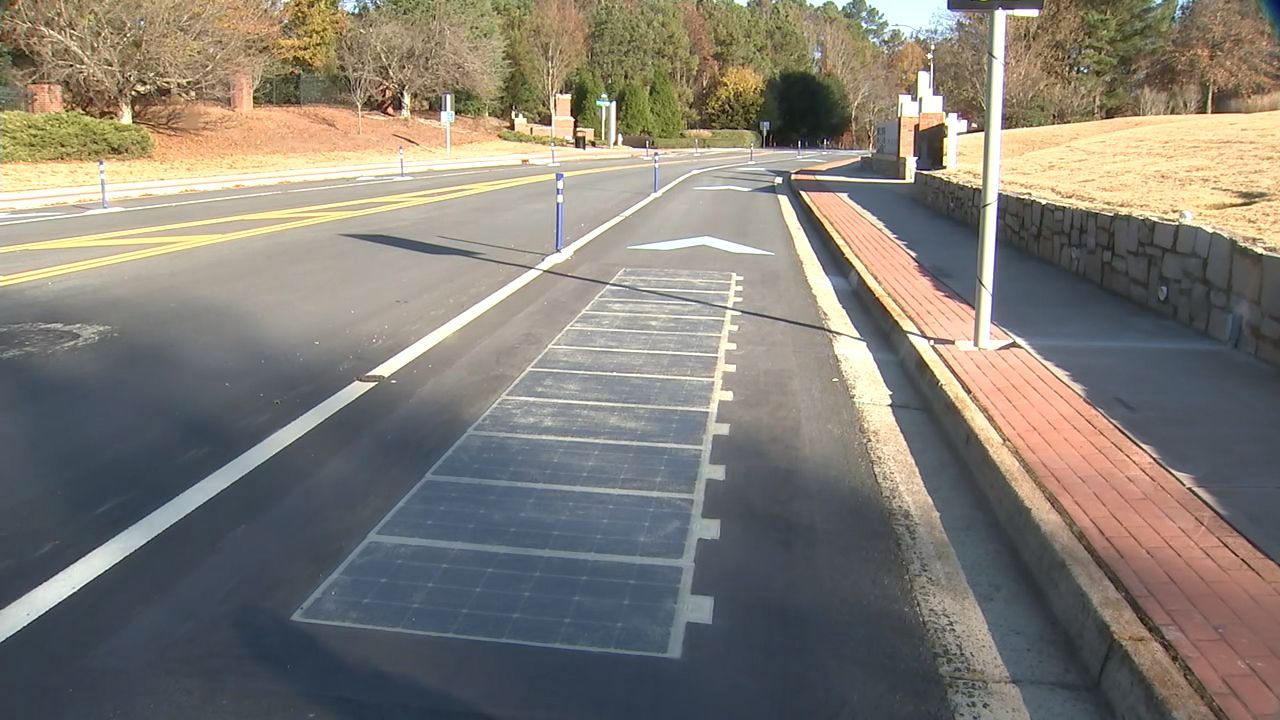 Atlanta testing ways to make Peachtree Street friendly to bicycles and  pedestrians