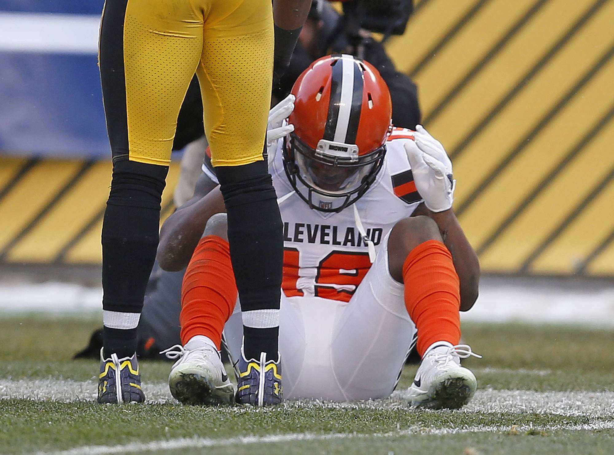 Browns' Jimmy Haslam celebrates game-winning kick vs. Panthers