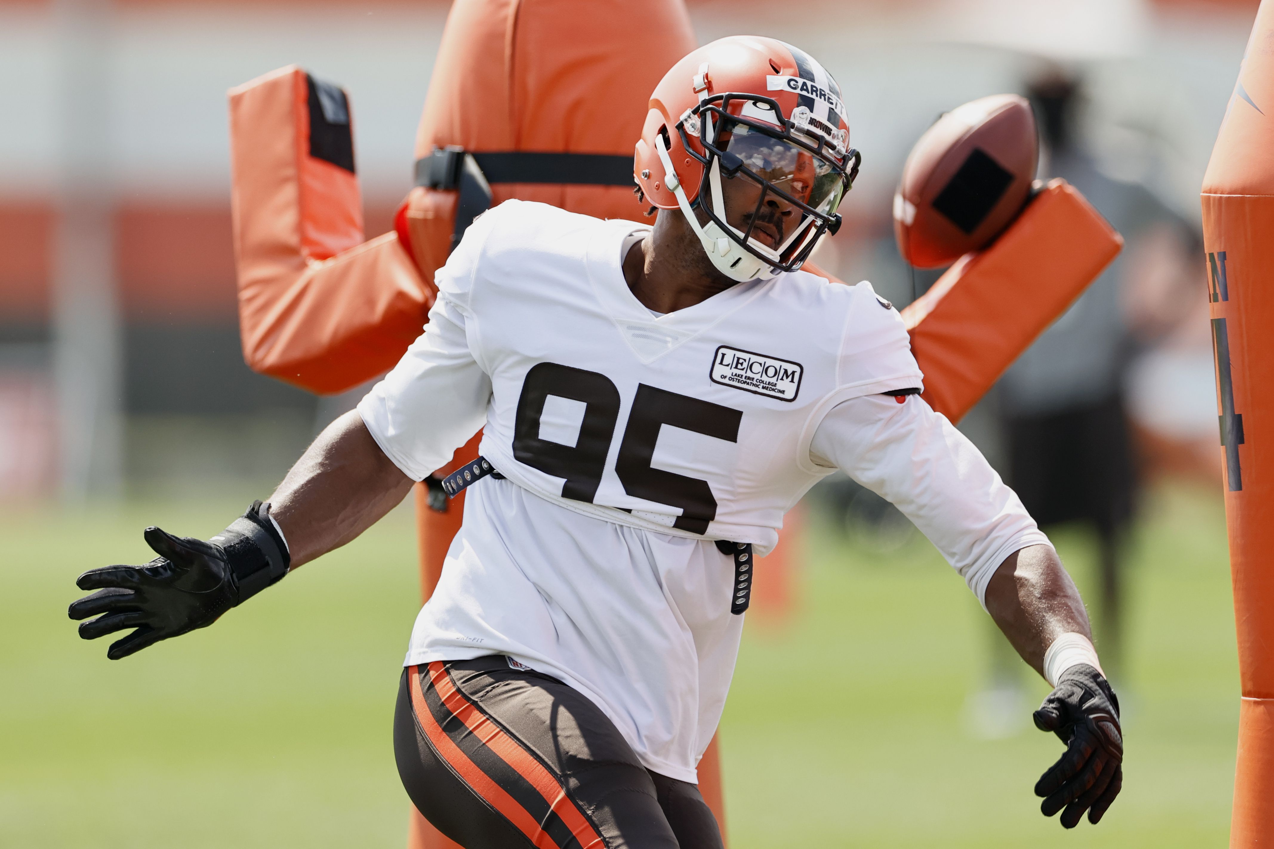 Cleveland Browns' Greedy Williams runs through a drill during an