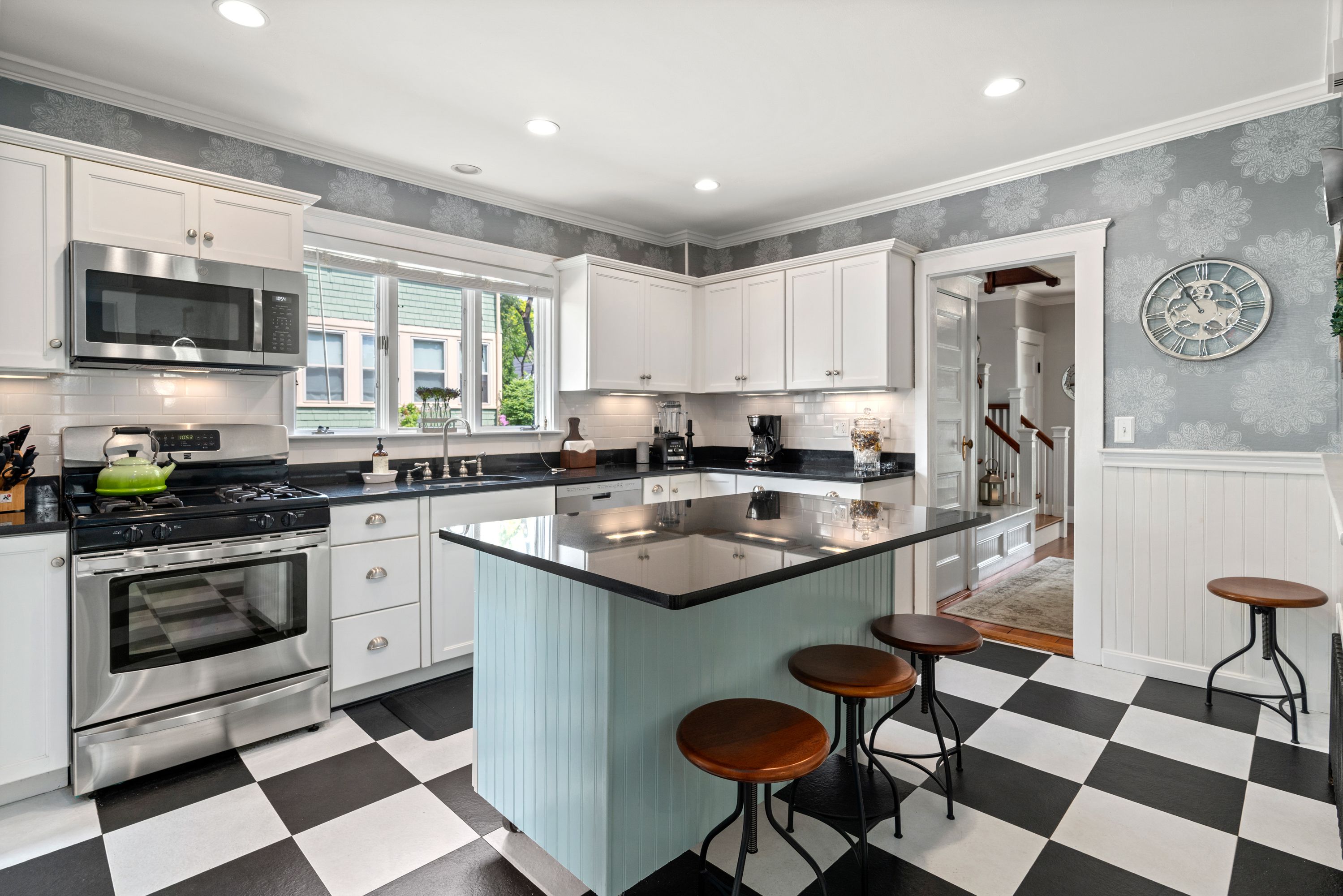 30 Kitchens With Checkered Floors