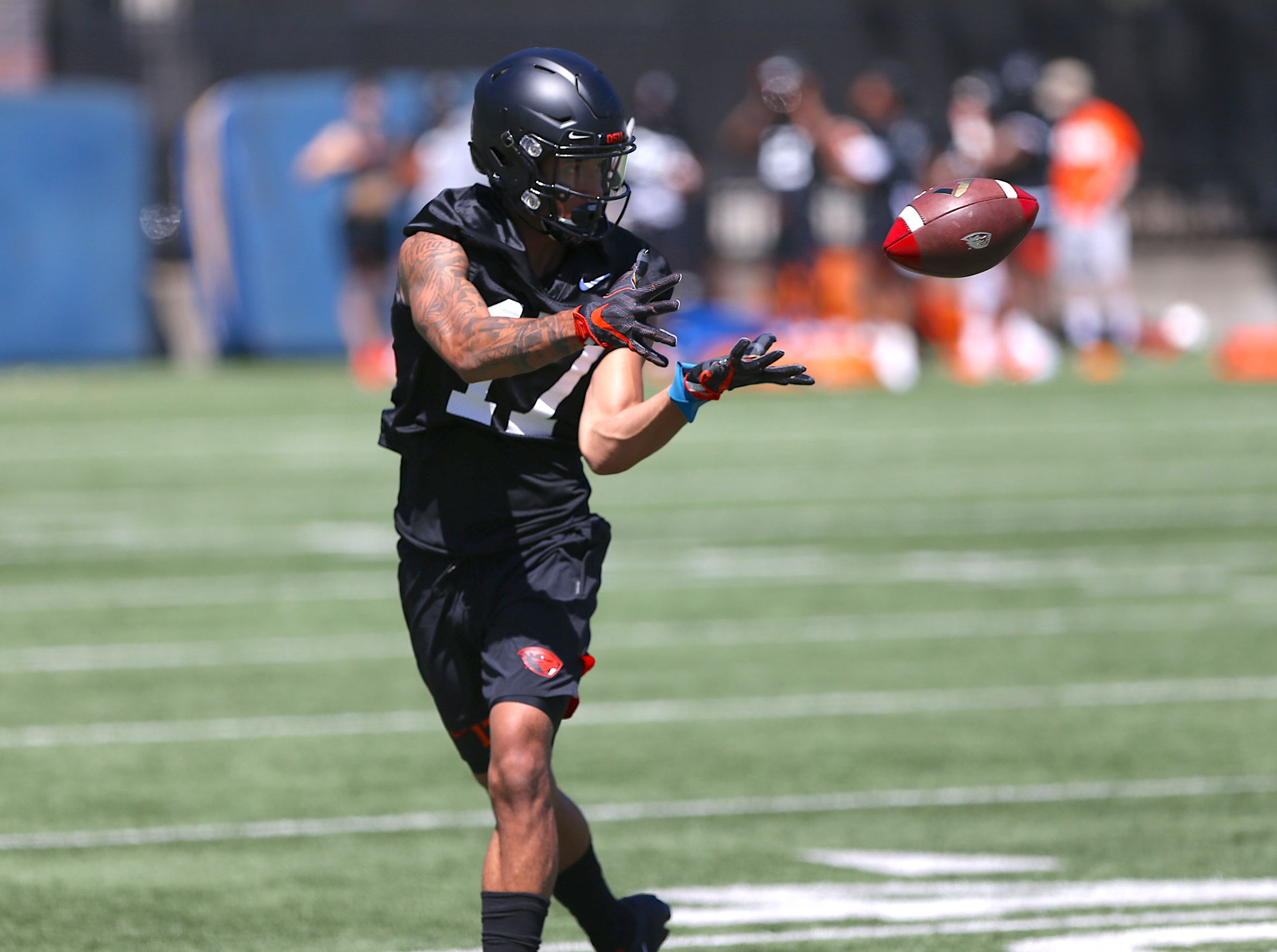 JC transfer Nahshon Wright impresses as Oregon State opens 2019 football  camp: Day 1 recap 