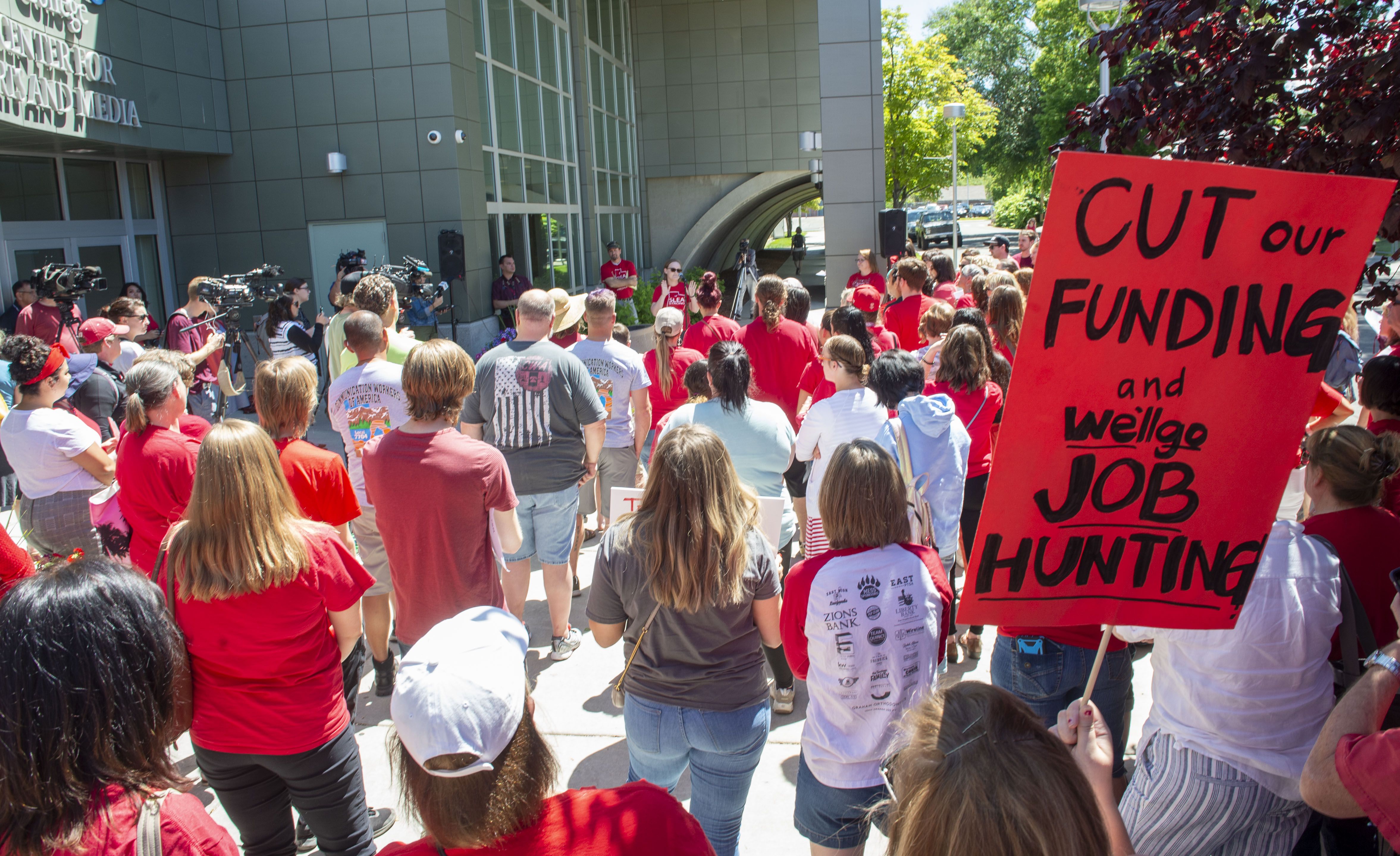 How Much Do High School Teachers Make In Utah School Walls