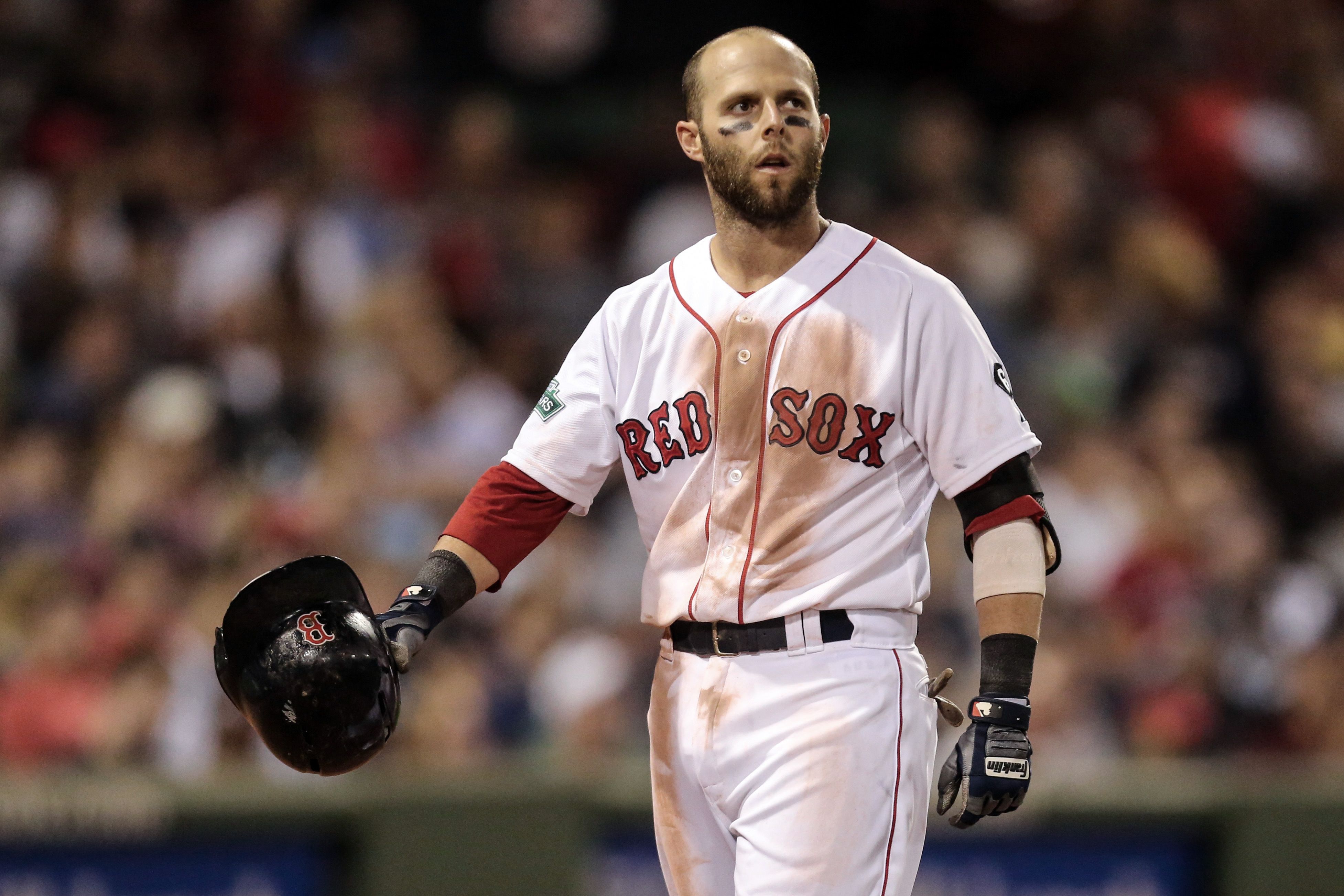 Dustin Pedroia appears to sustain injury in second base collision