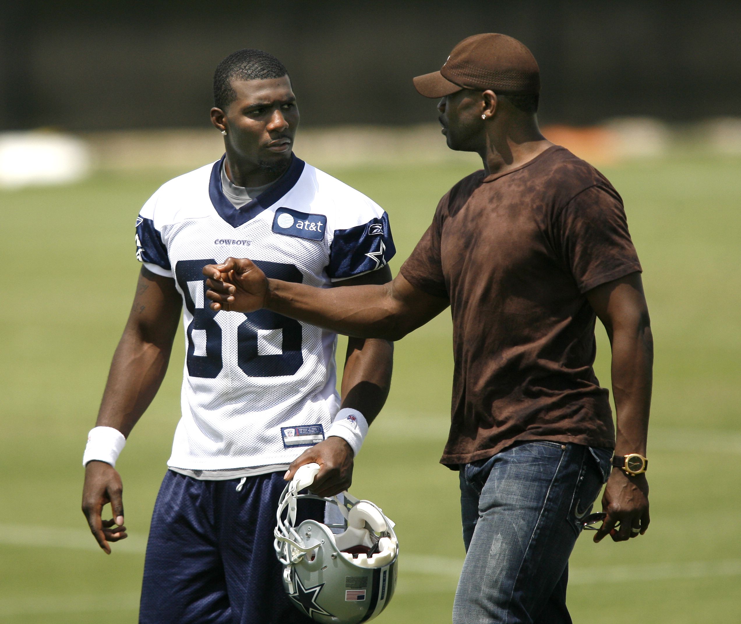 Troy Aikman sees a lot of Michael Irvin's personality in Dez Bryant