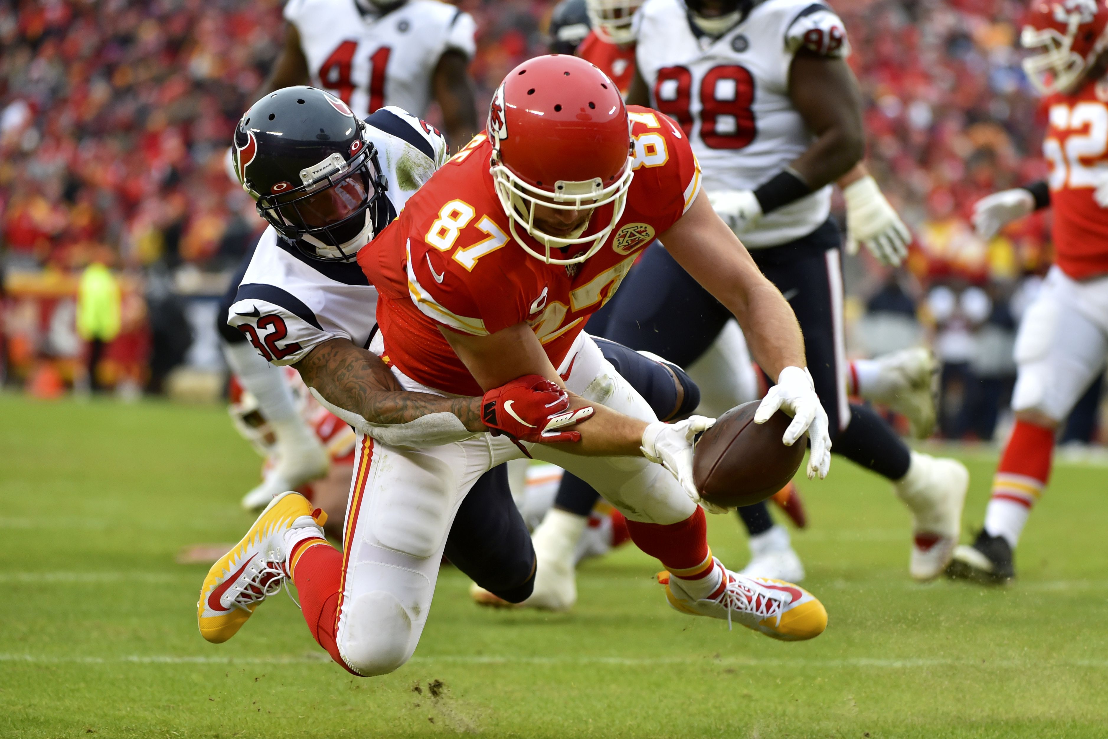 Texans blow 24-point lead, fall to Chiefs in playoffs