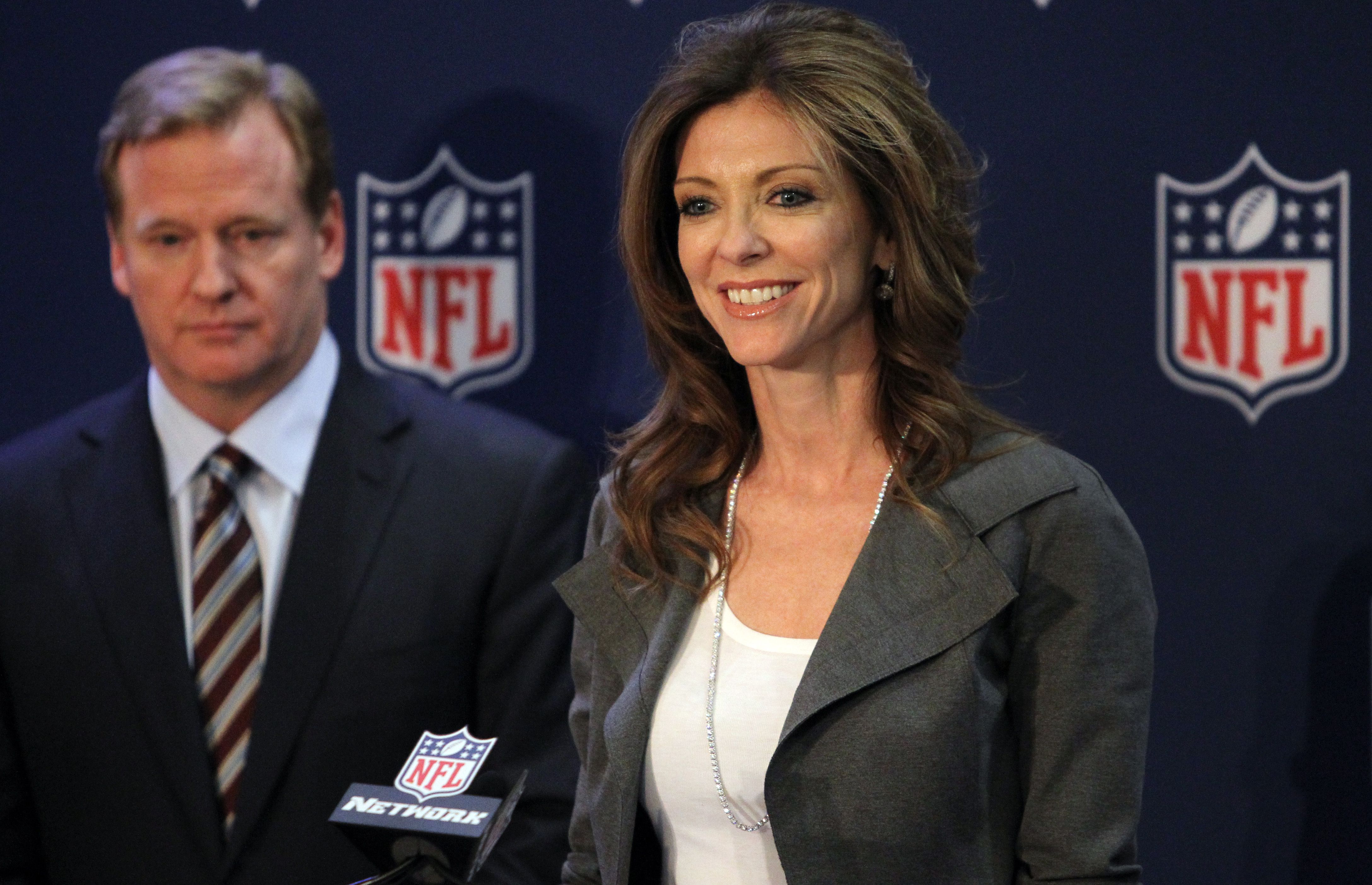 Dallas Cowboys - Charlotte Jones Anderson and DeMarcus