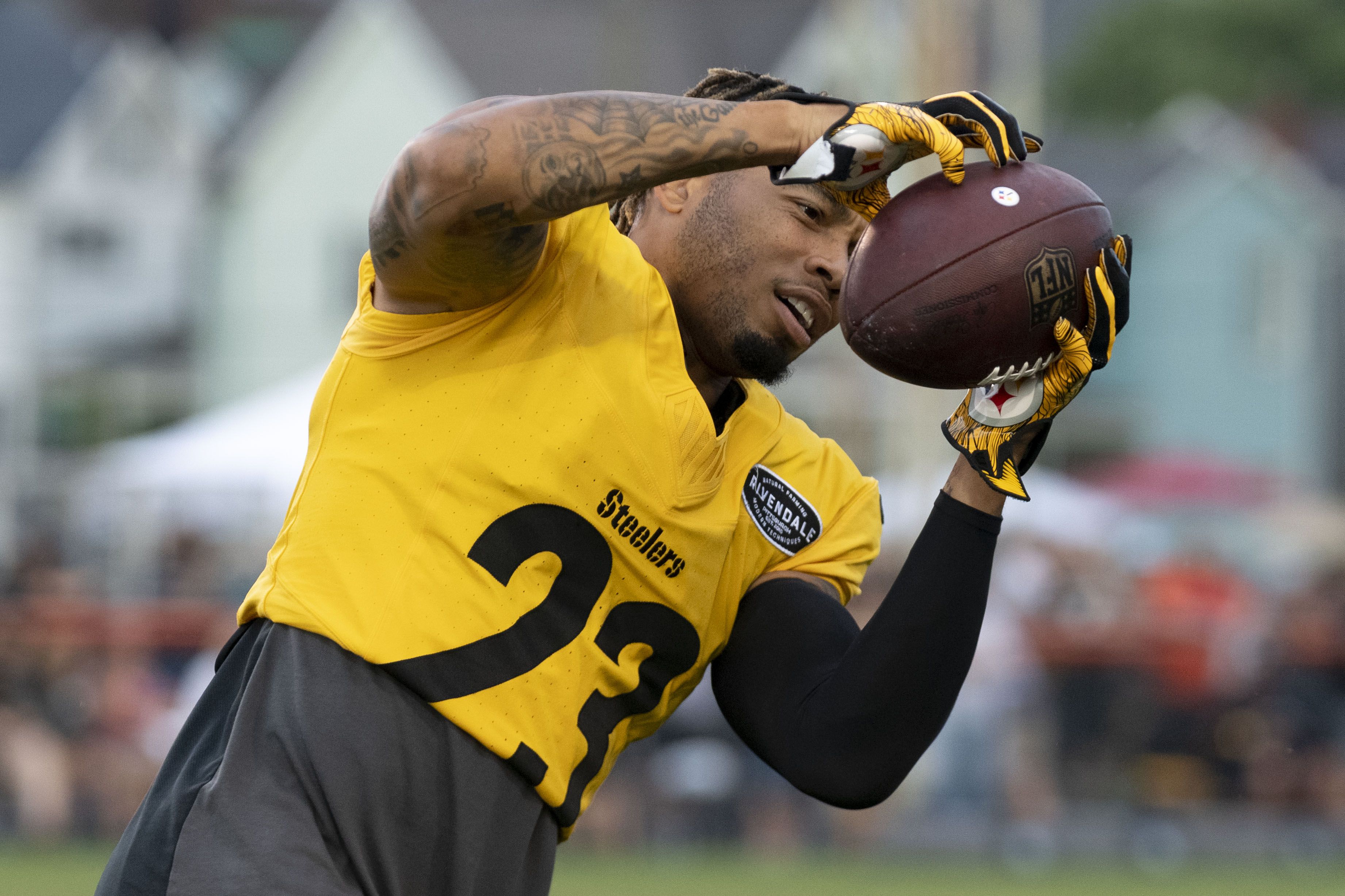 Steelers' Patrick Morris takes 1st-team reps as Maukice Pouncey misses  practice