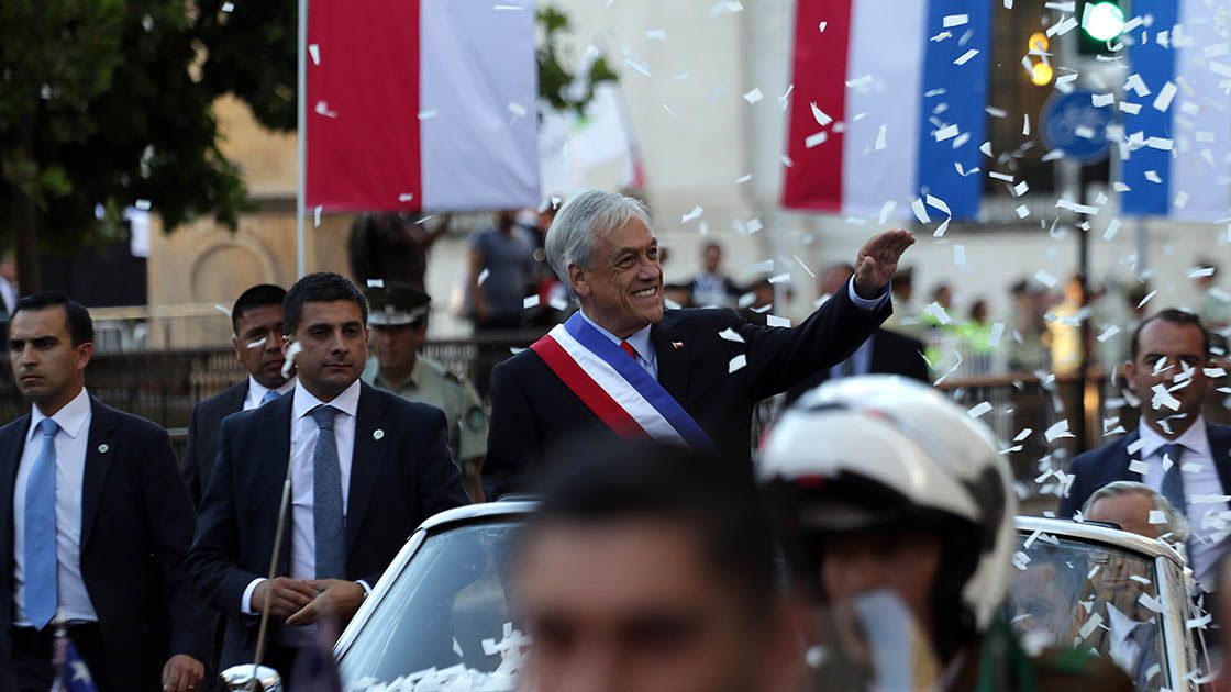 Presidente Sebastián Piñera llega hasta el Palacio de la Moneda