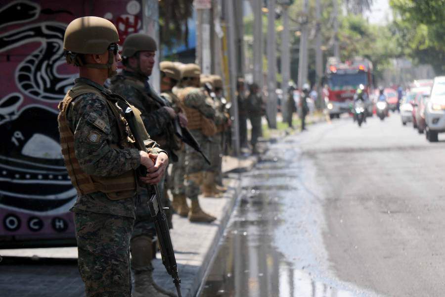 Militares-resguardan-Bomaba-Maipu-17-900x600