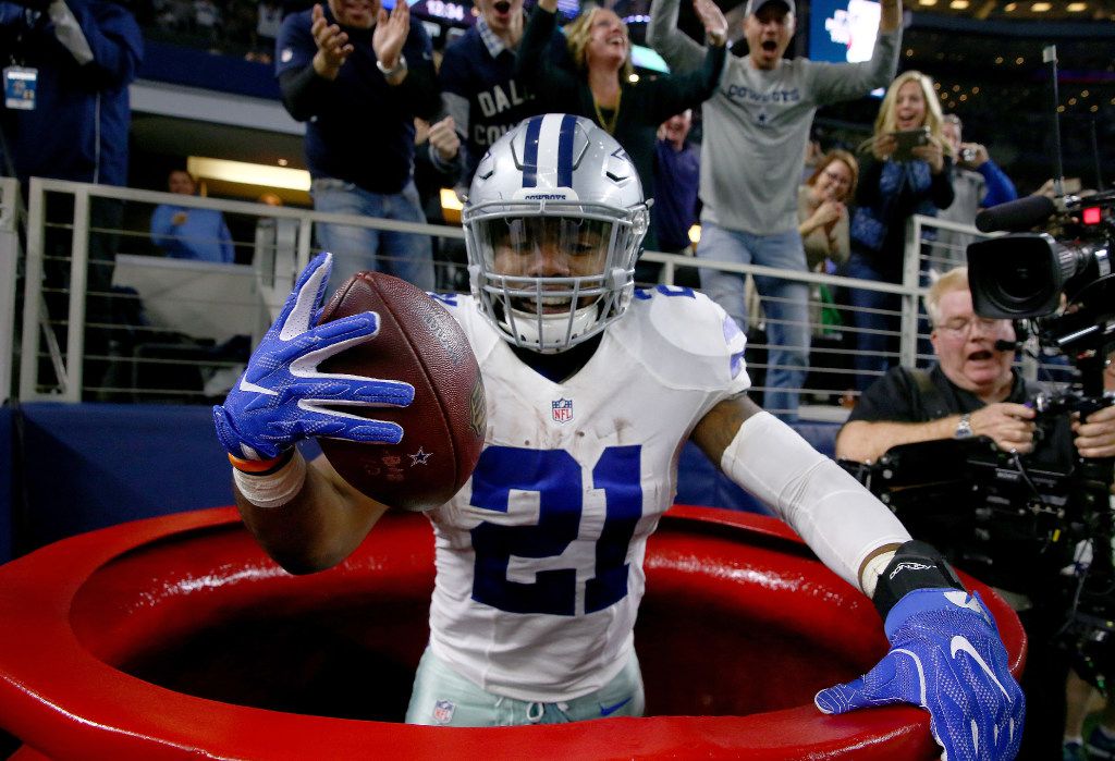 Ezekiel Elliott Filmed Pulling Down Woman's Shirt at St. Patrick's Day  Parade