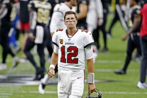 Tom Brady's Buccaneers stumble in his first game in L.A. - Los