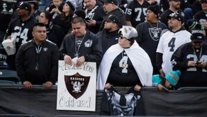 Raiders fans throw garbage, fight with security after ugly final game in  Oakland