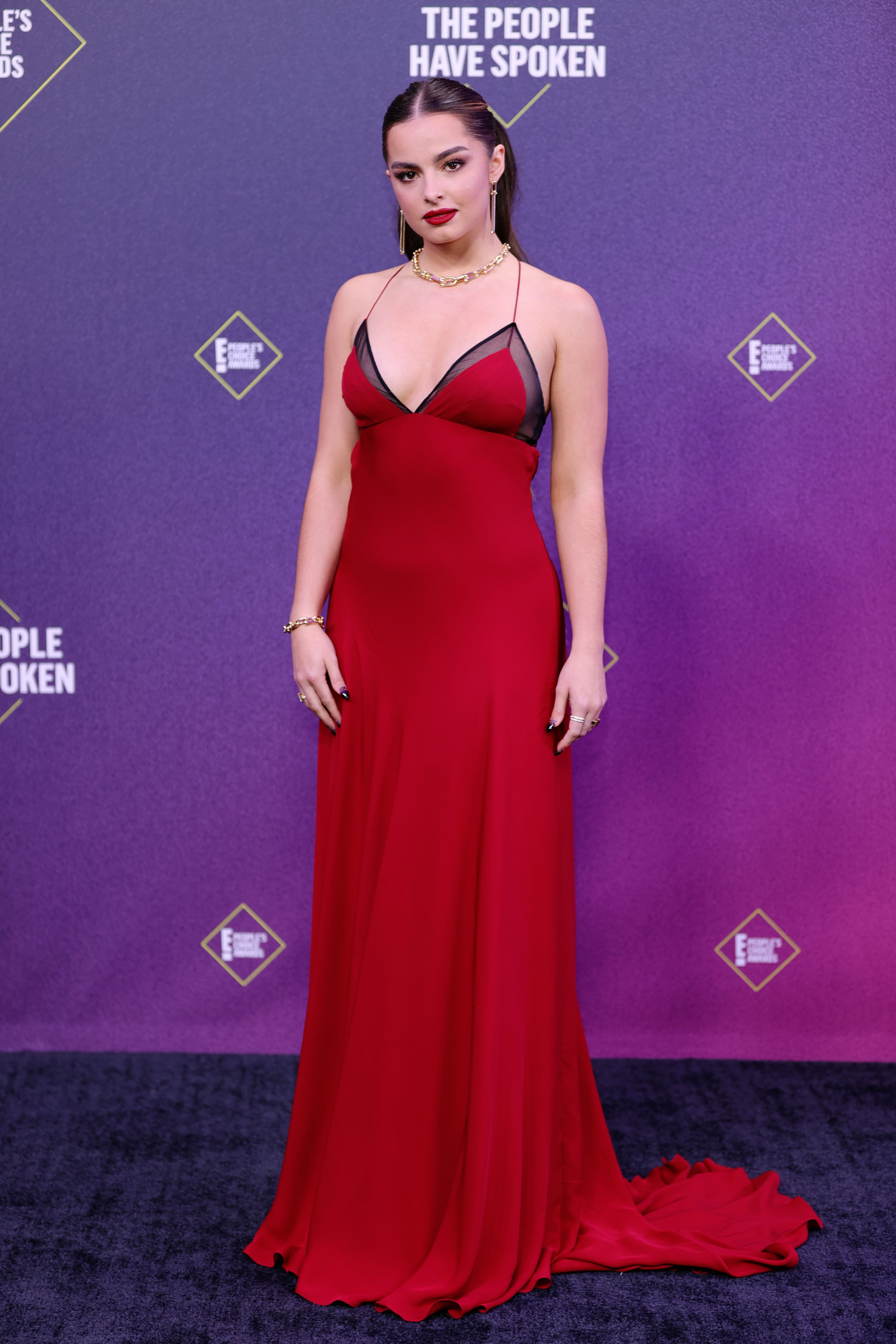 Emma Chamberlain Reflects on “Mind-Blowing”  Career at 2020 People's  Choice Awards