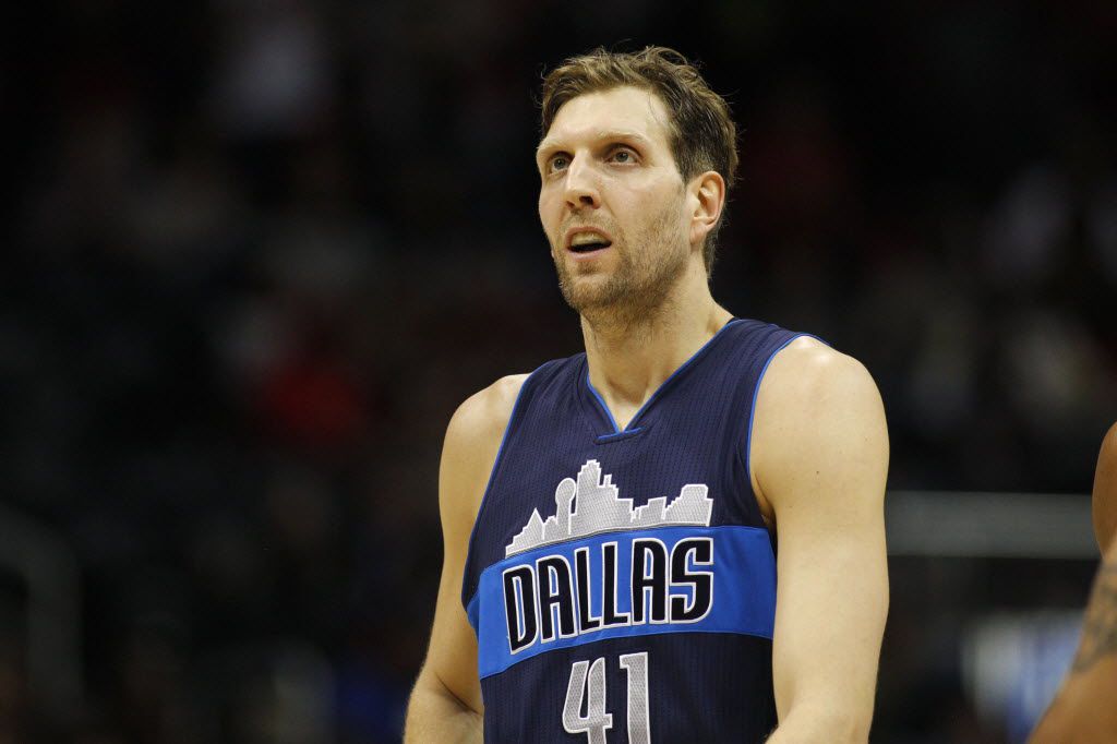 Knicks use huge third quarter to clobber Nowitzki-less Mavericks