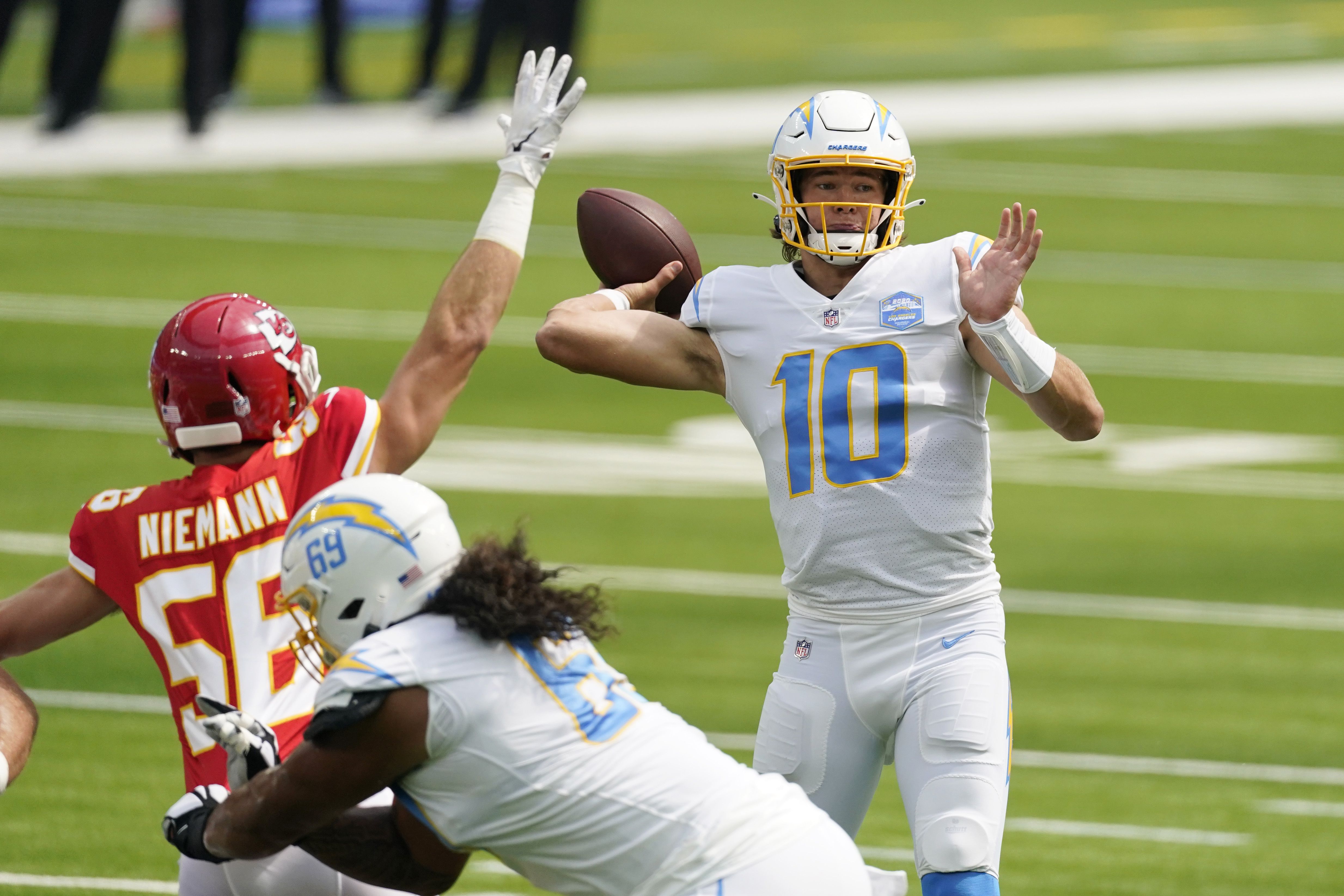 Chargers' Doctor Accidentally Punctured Tyrod Taylor's Lung Before Kickoff  