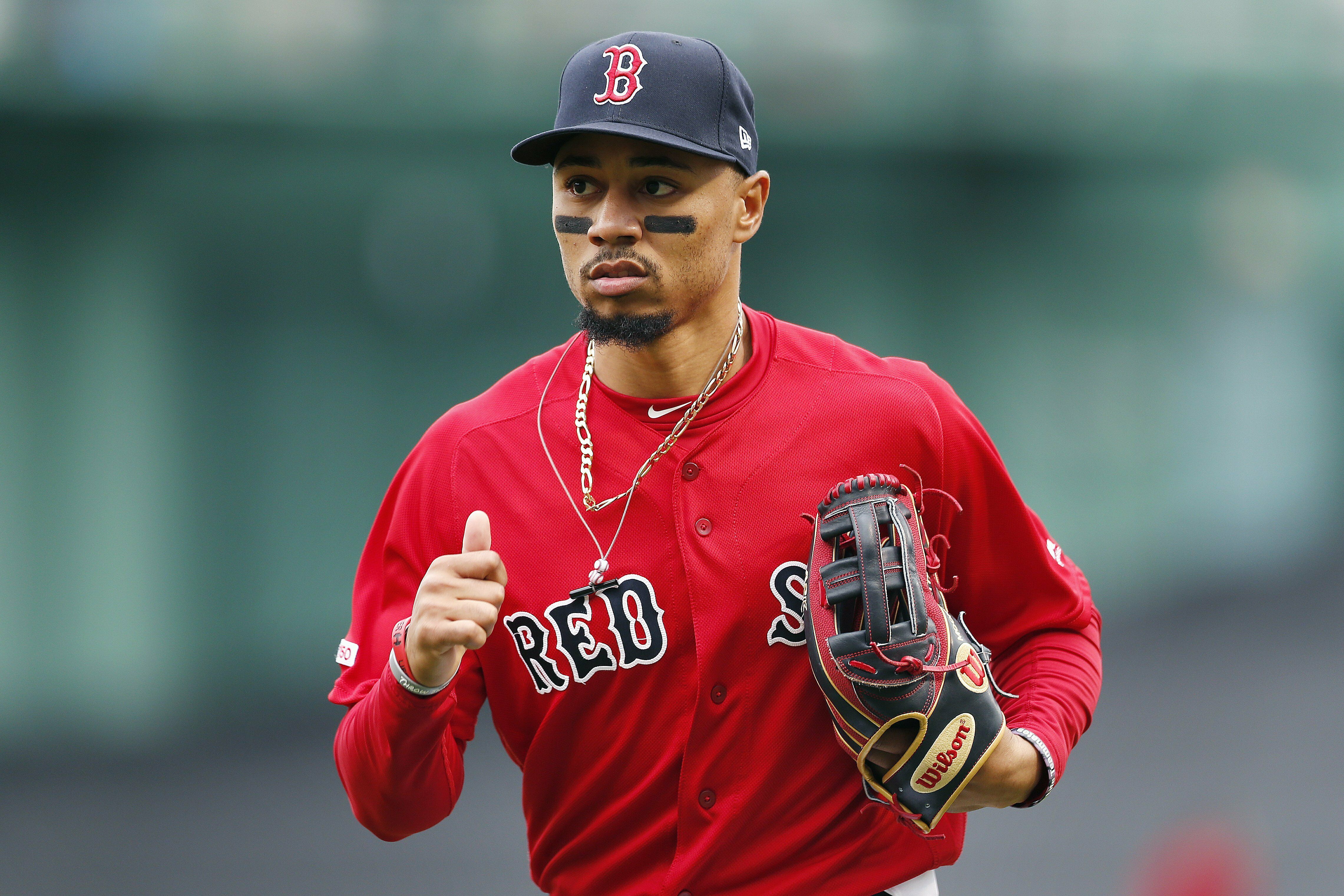 Boston Red Sox's Mookie Betts wins fourth straight Gold Glove; Jackie  Bradley Jr. finishes behind Kevin Kiermaier 