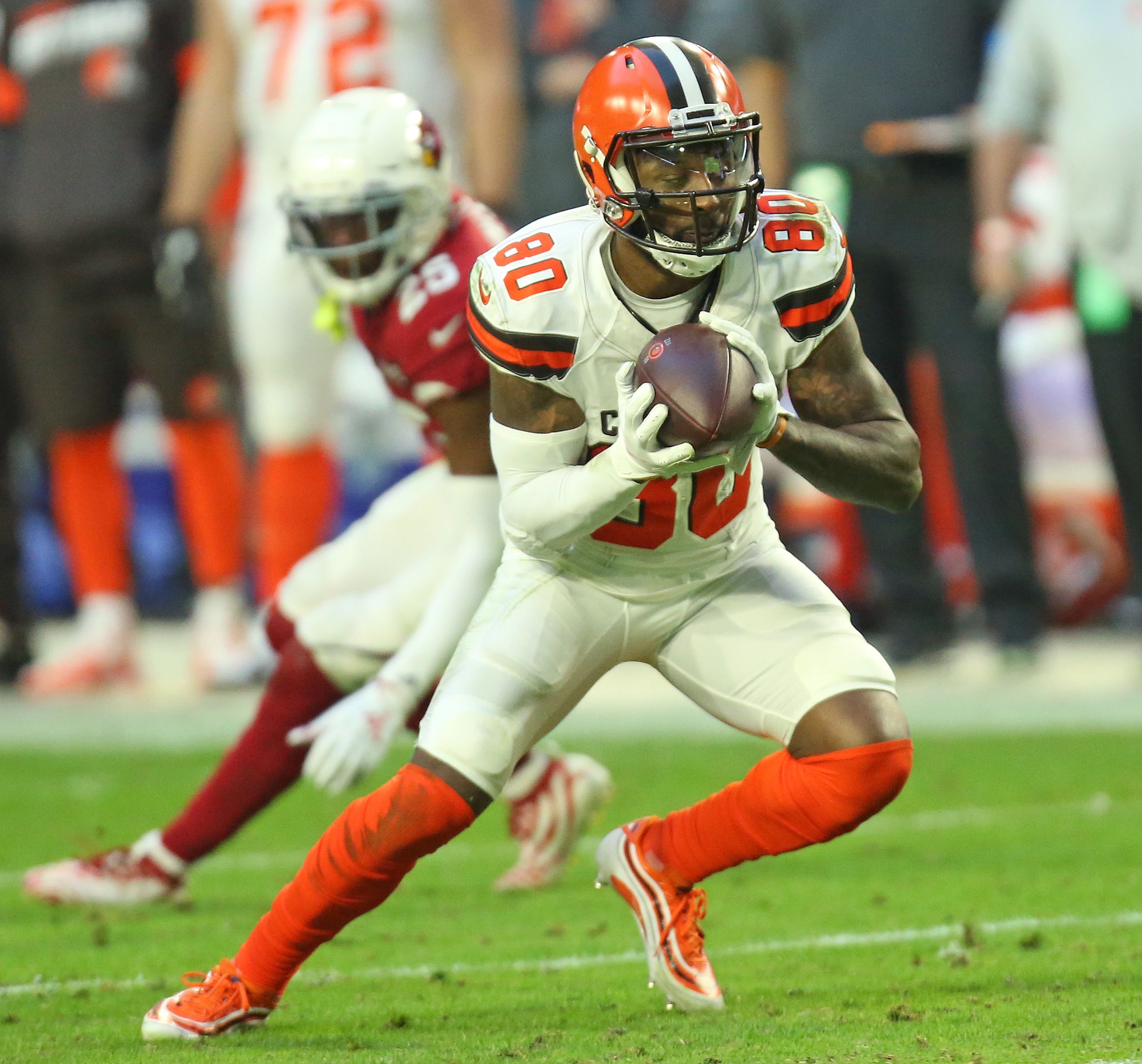 Jarvis Landry and Freddie Kitchens exchange words on the sidelines