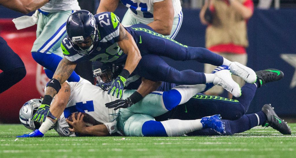 Six-time Pro Bowl free safety Earl Thomas ends holdout with