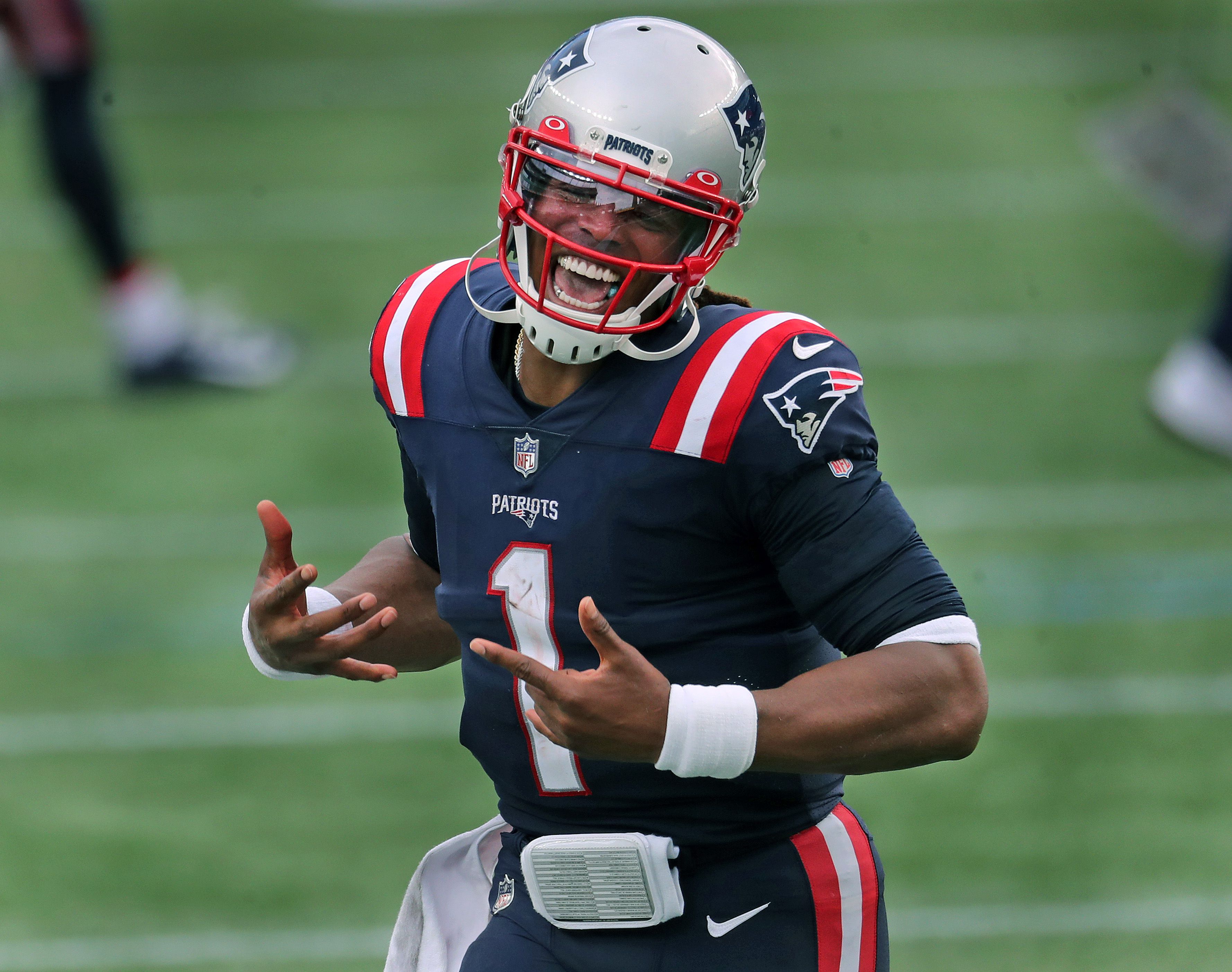 New England Patriots bench Cam Newton in Week 7 loss while Tom